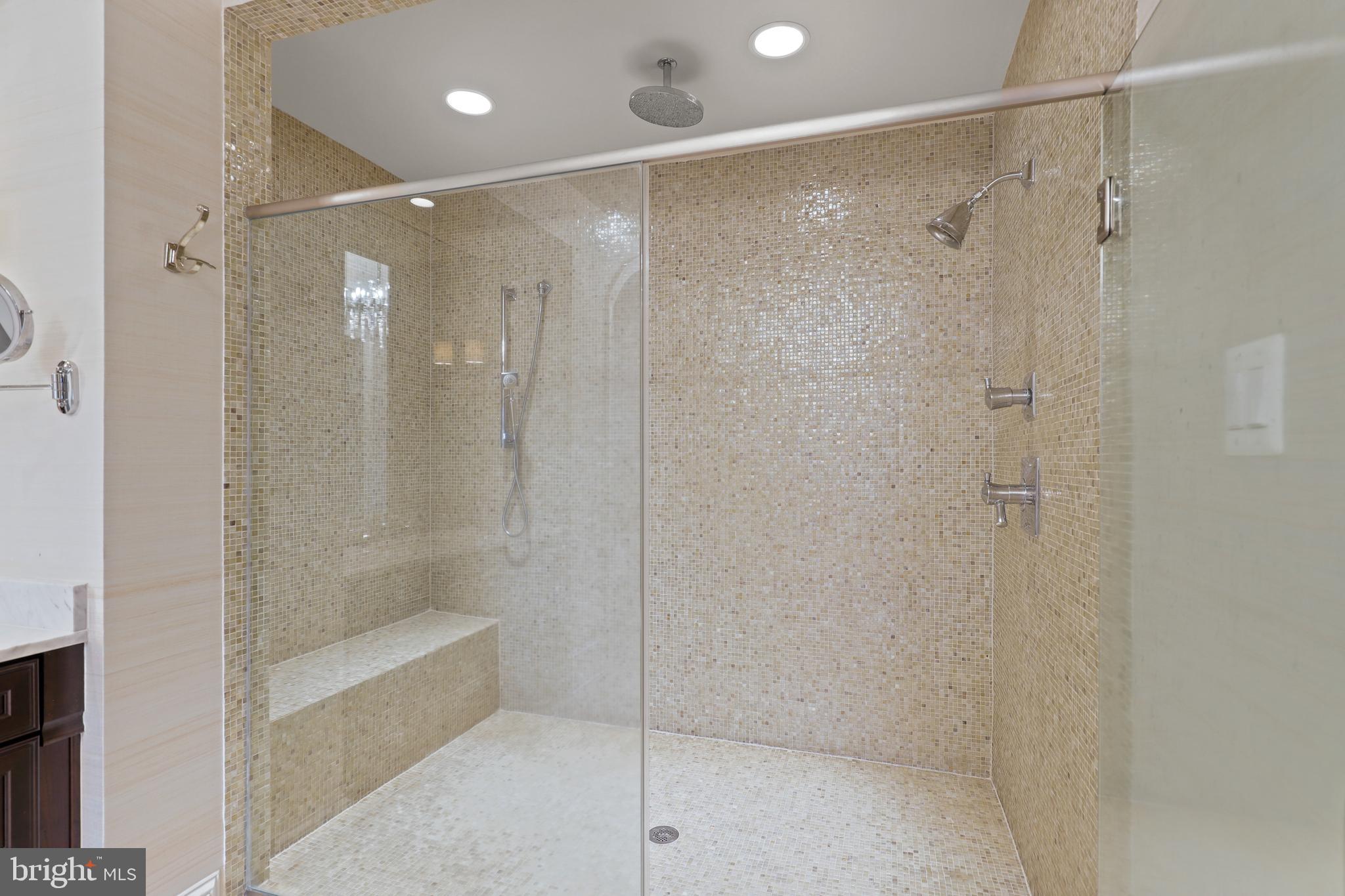 RIVERWOOD - Residential