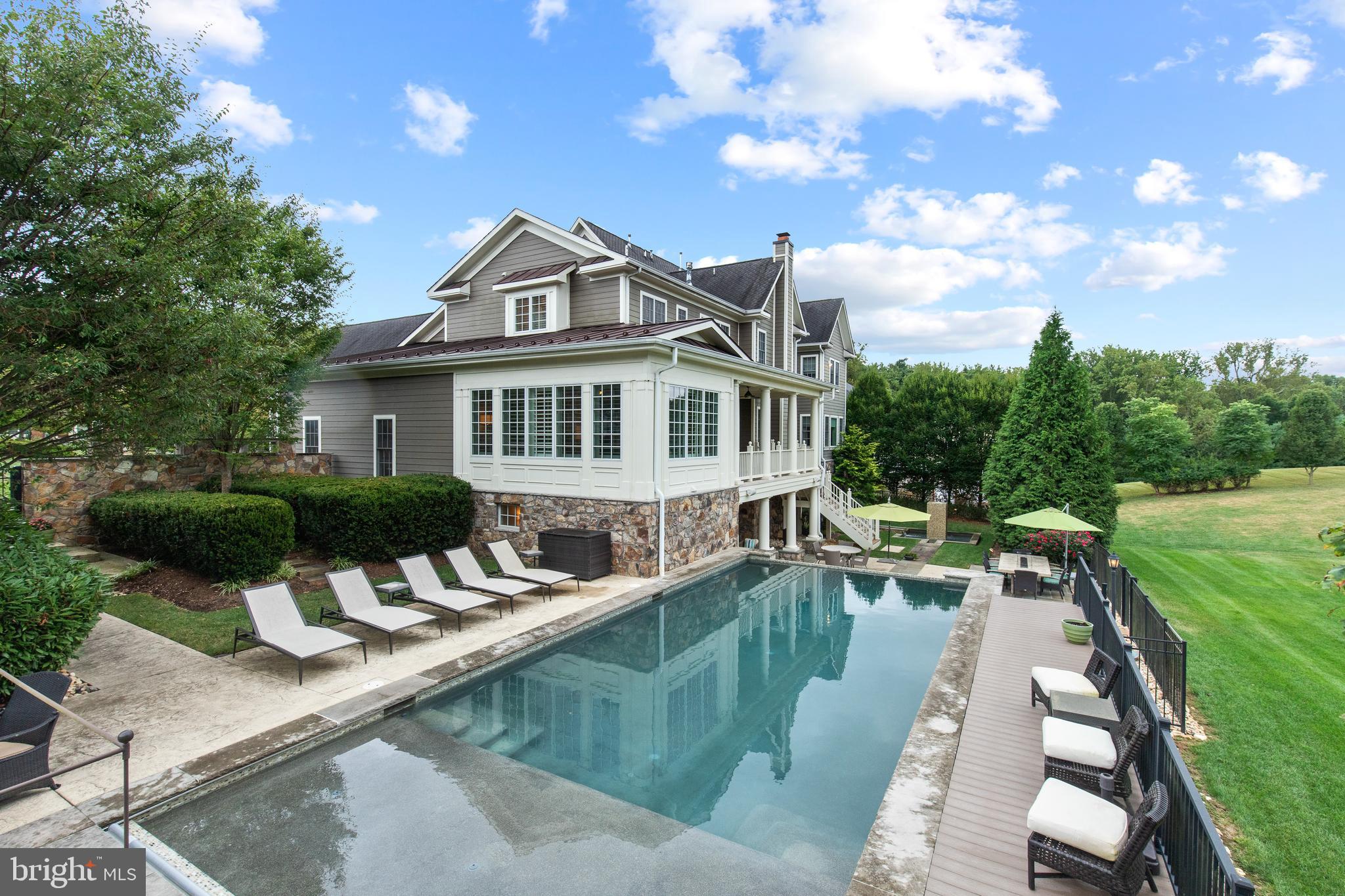 RIVERWOOD - Residential