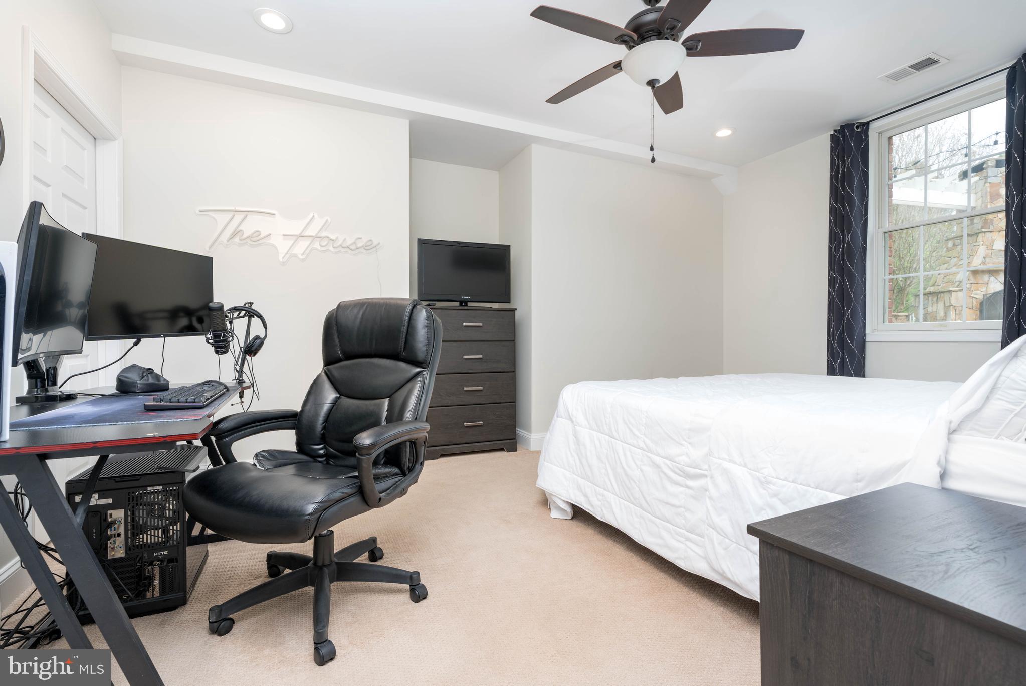 DOMINION VALLEY COUNTRY CLUB - Residential