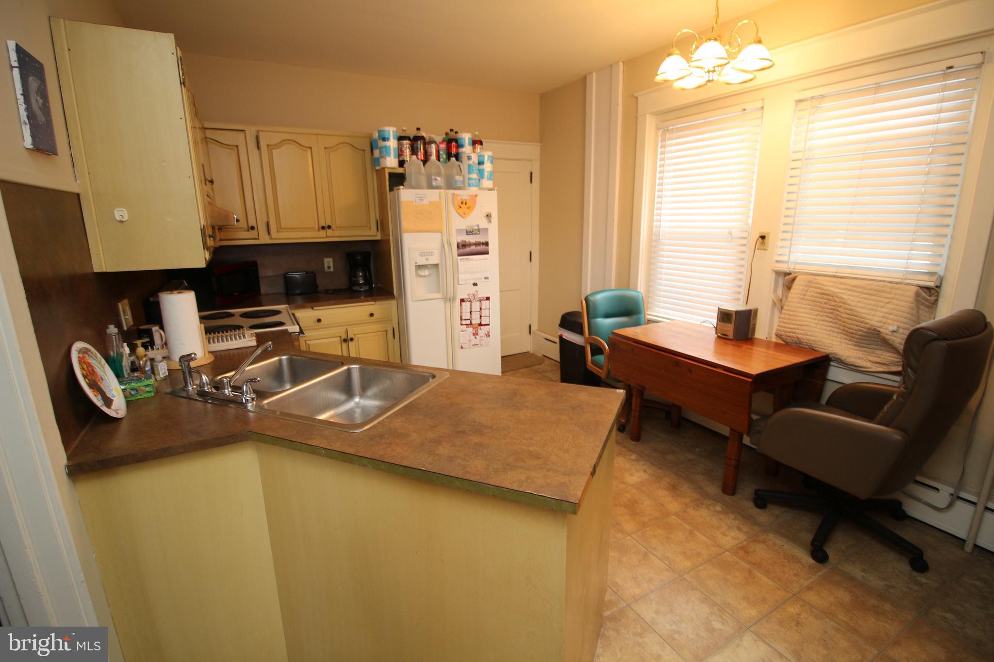 219 E LANCASTER AVENUE