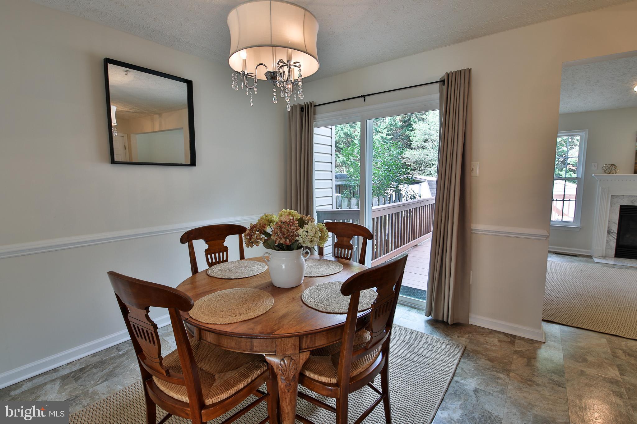 1009 JEANETT WAY