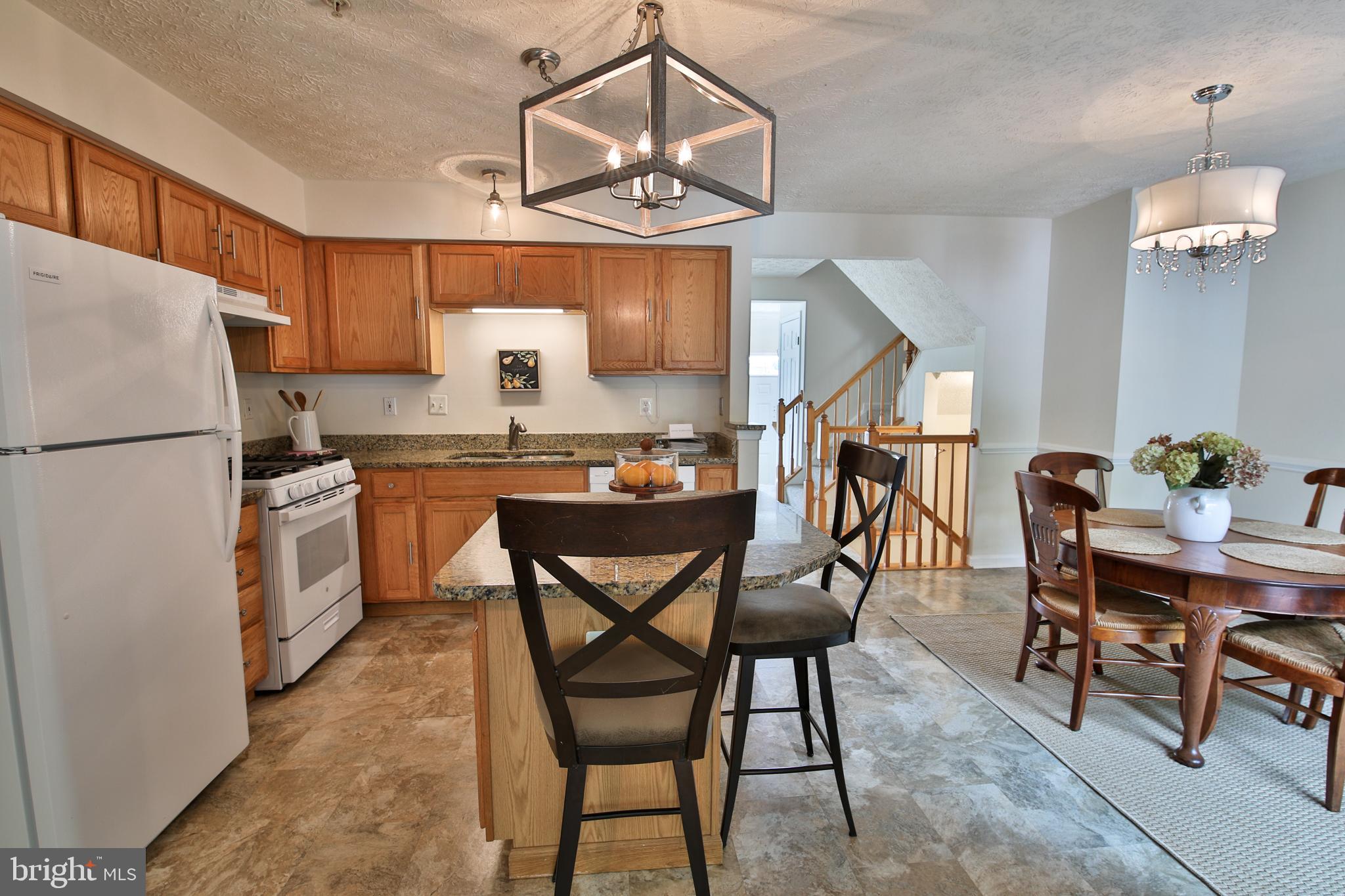 1009 JEANETT WAY