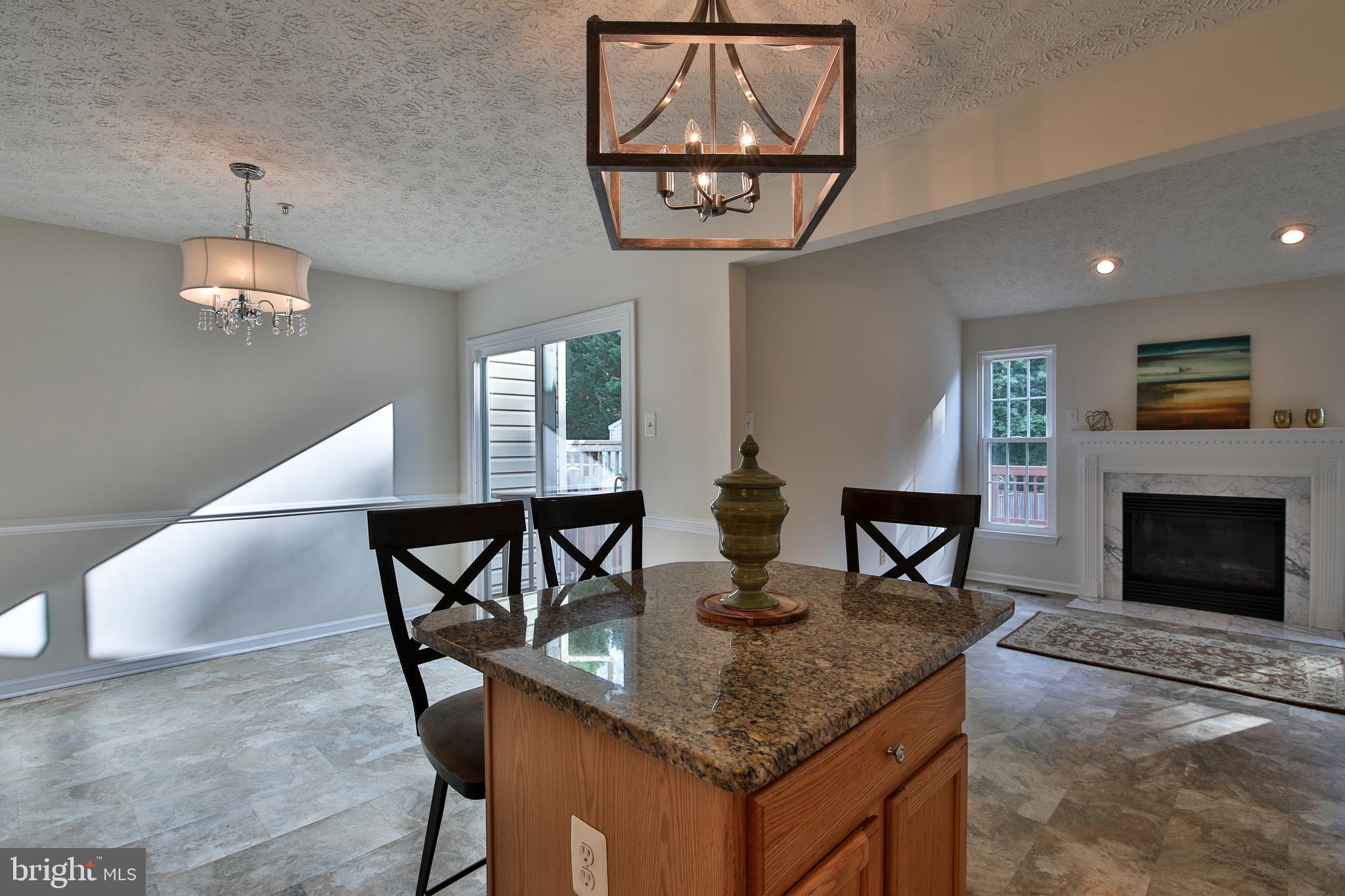 1009 JEANETT WAY