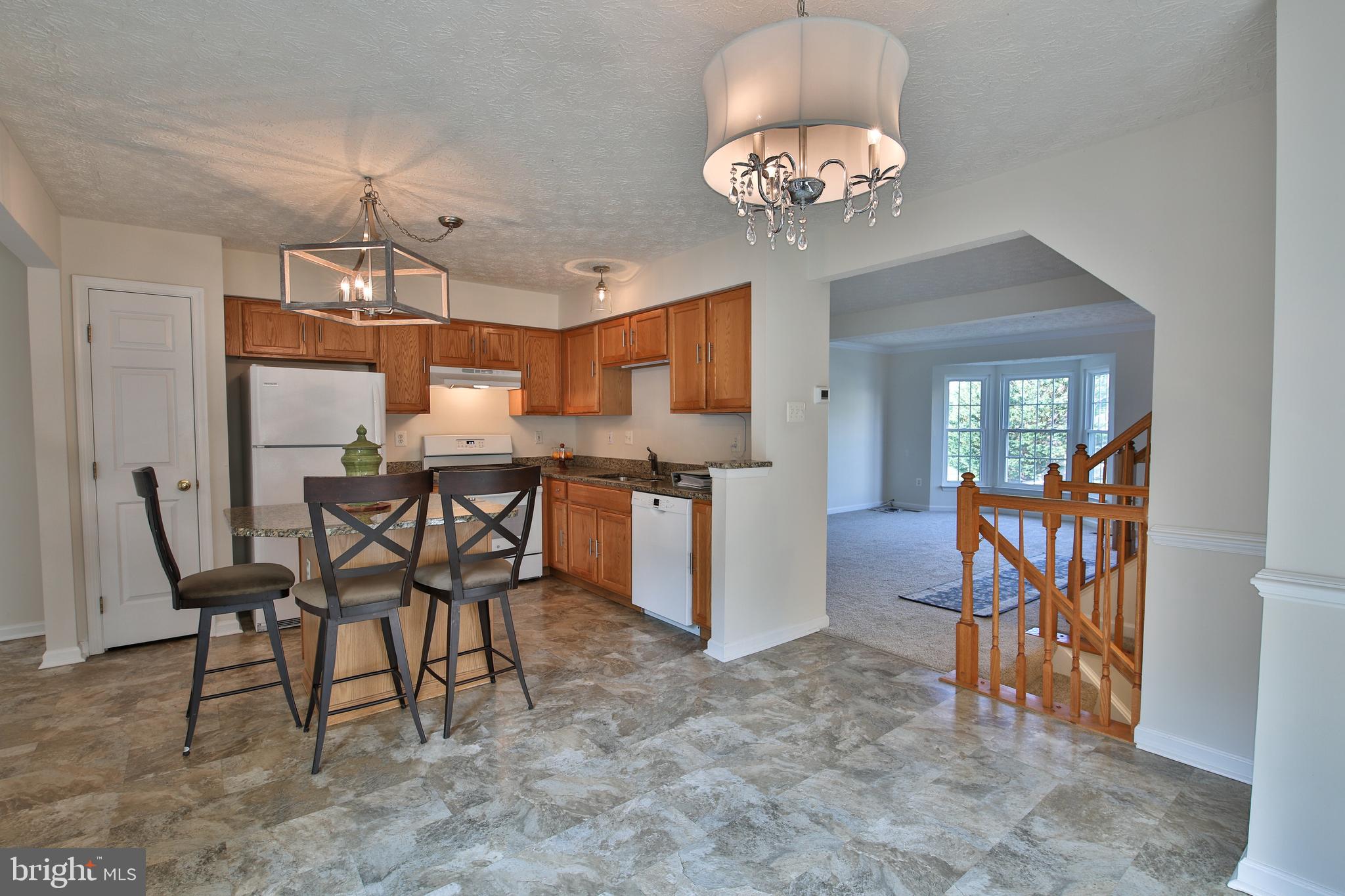 1009 JEANETT WAY