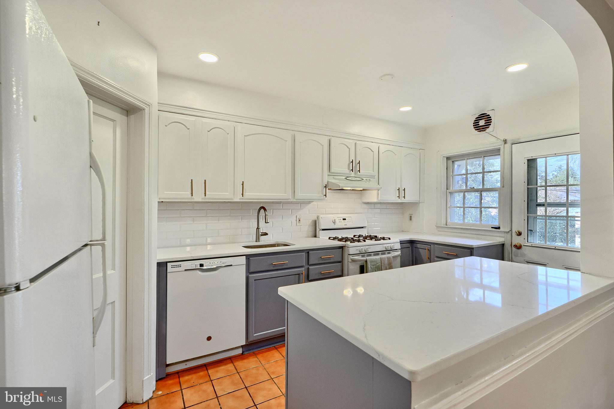 HOMELAND HISTORIC DISTRICT - Residential