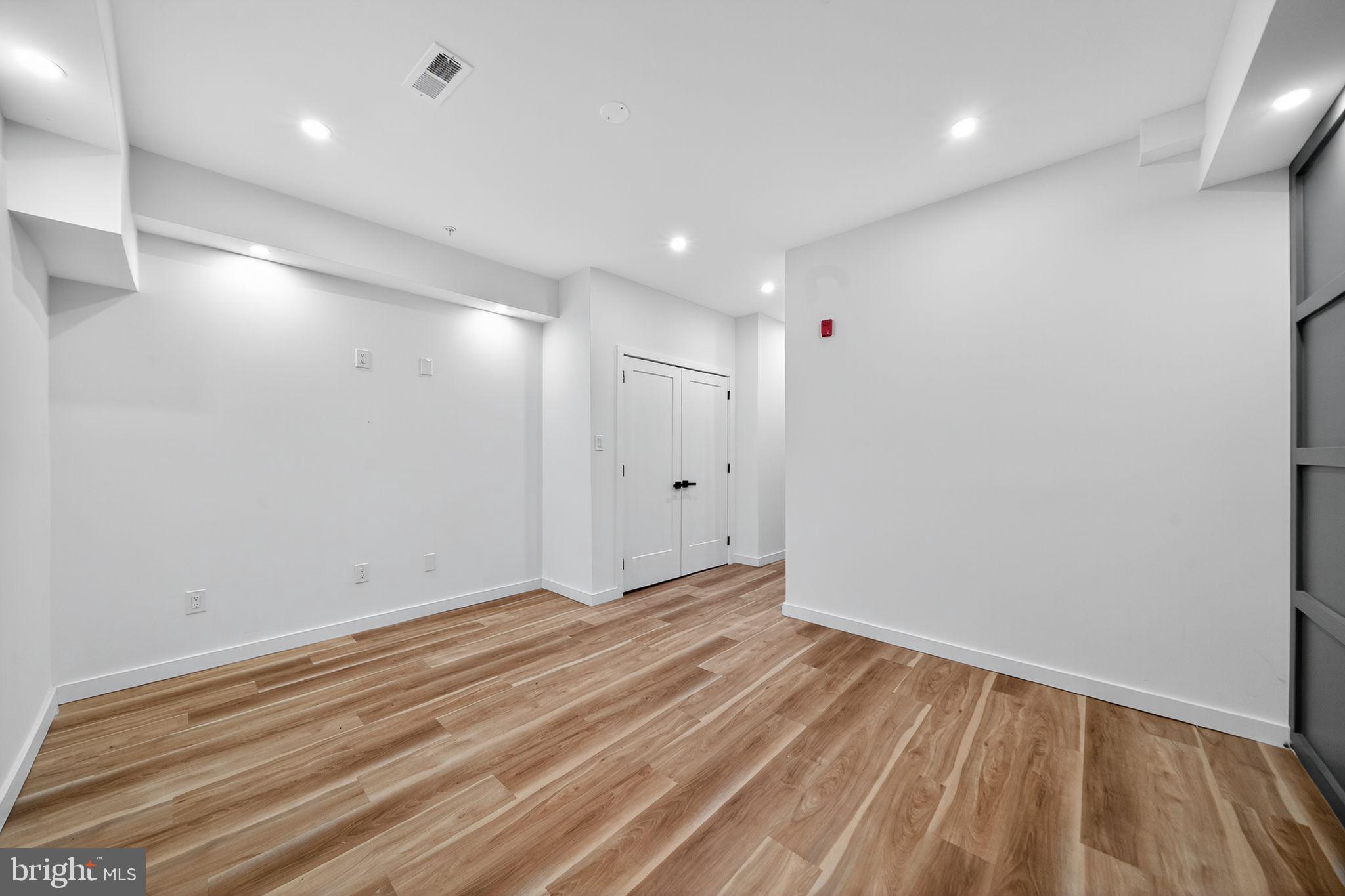 FRANCISVILLE - Residential