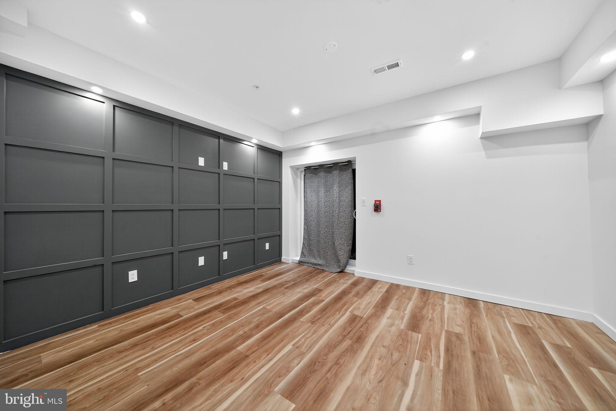 FRANCISVILLE - Residential