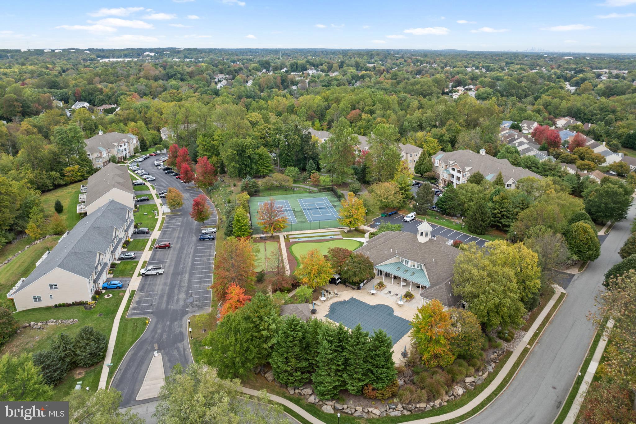 CREEKSIDE VILLAGE - Residential