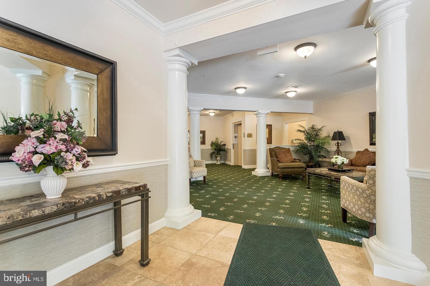 CREEKSIDE VILLAGE - Residential