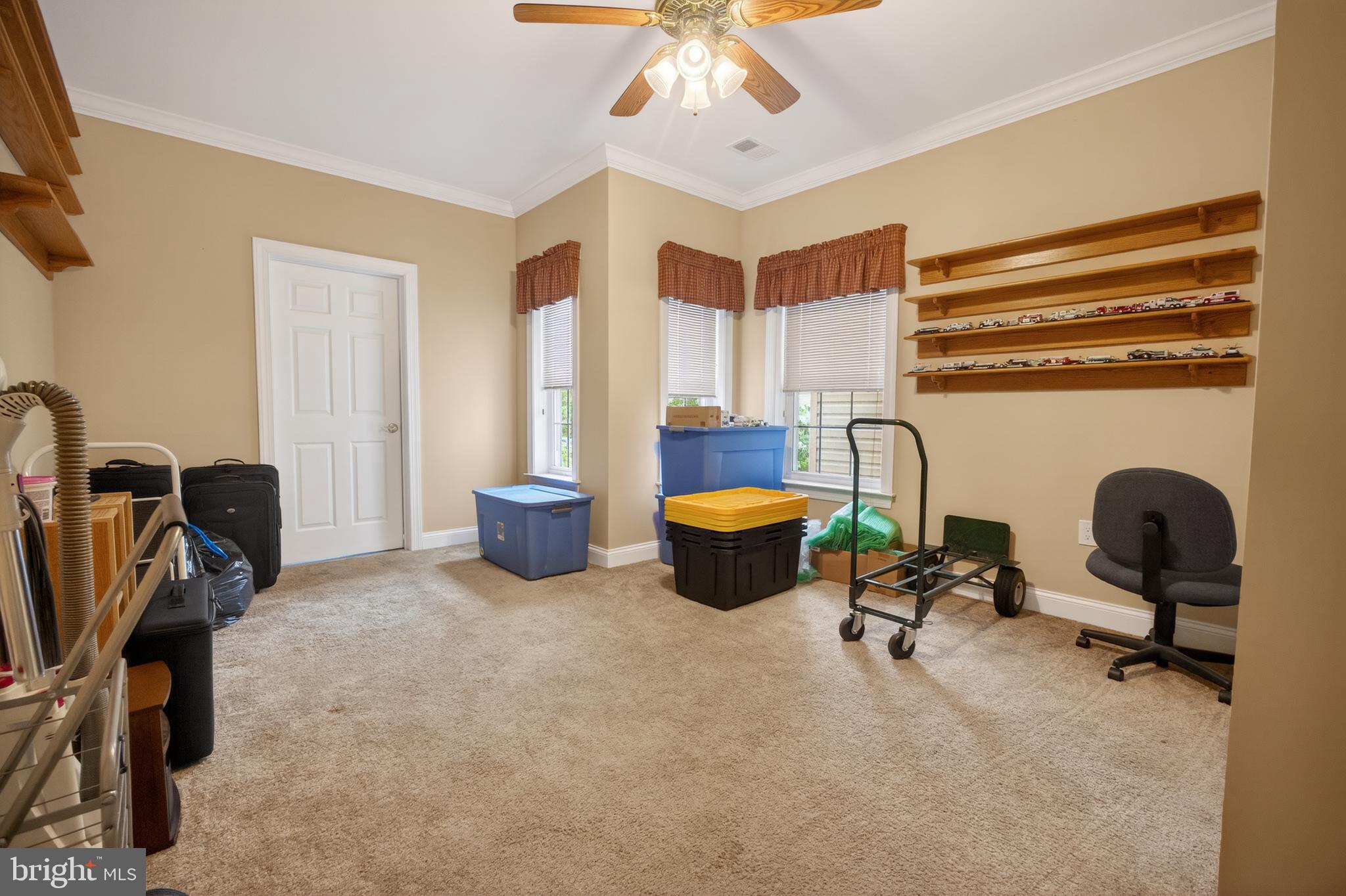 CREEKSIDE VILLAGE - Residential