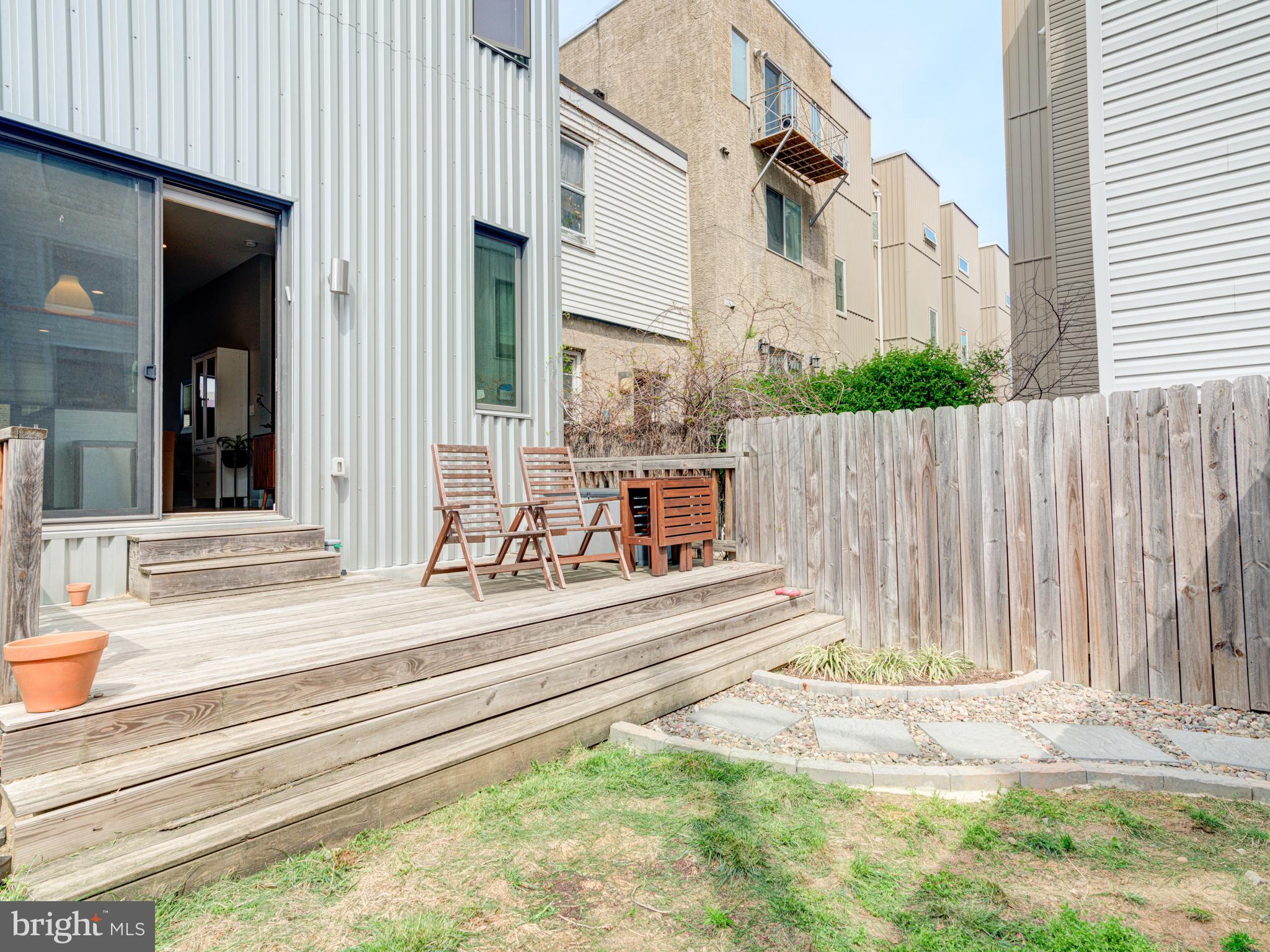 FAIRMOUNT - Residential Lease