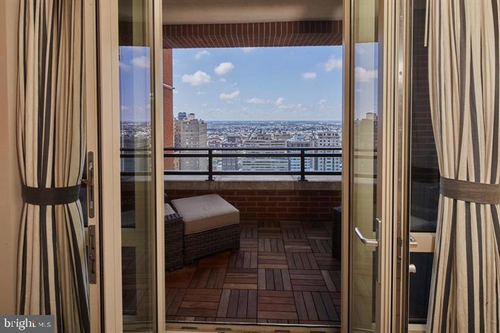 RITTENHOUSE SQUARE - Residential