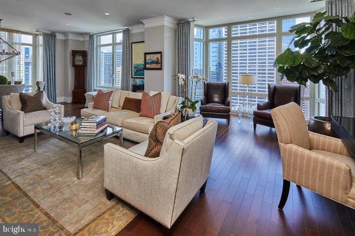 RITTENHOUSE SQUARE - Residential