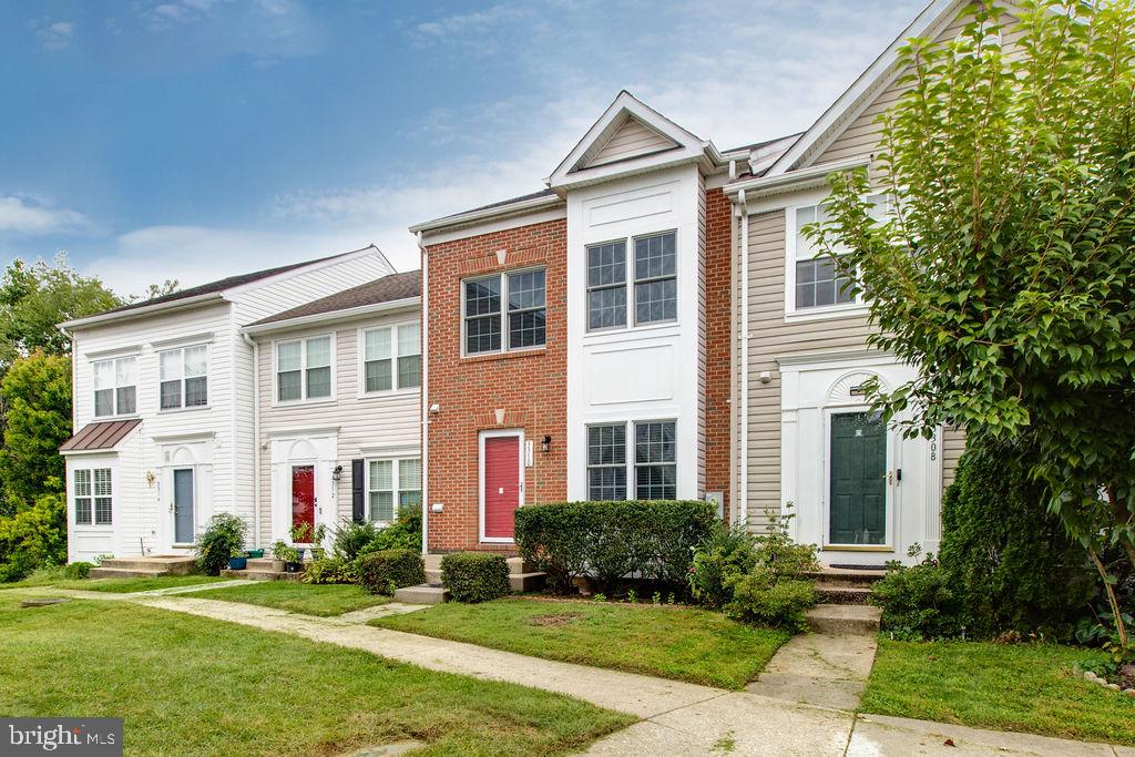 3310 HOLLOW COURT