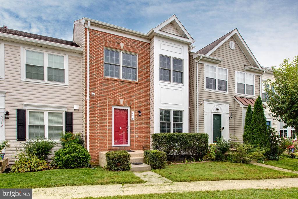 3310 HOLLOW COURT