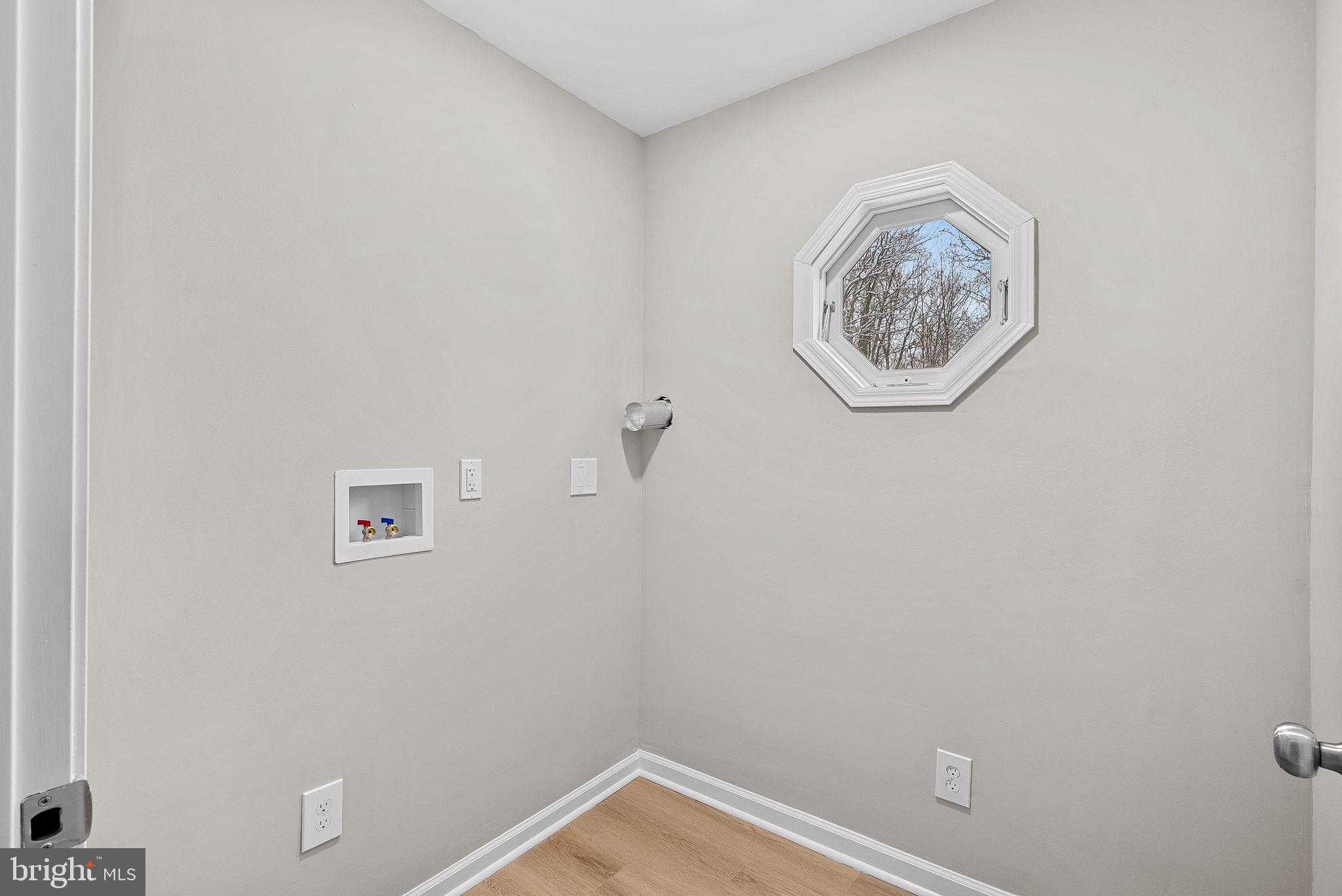 STONELEIGH - Residential