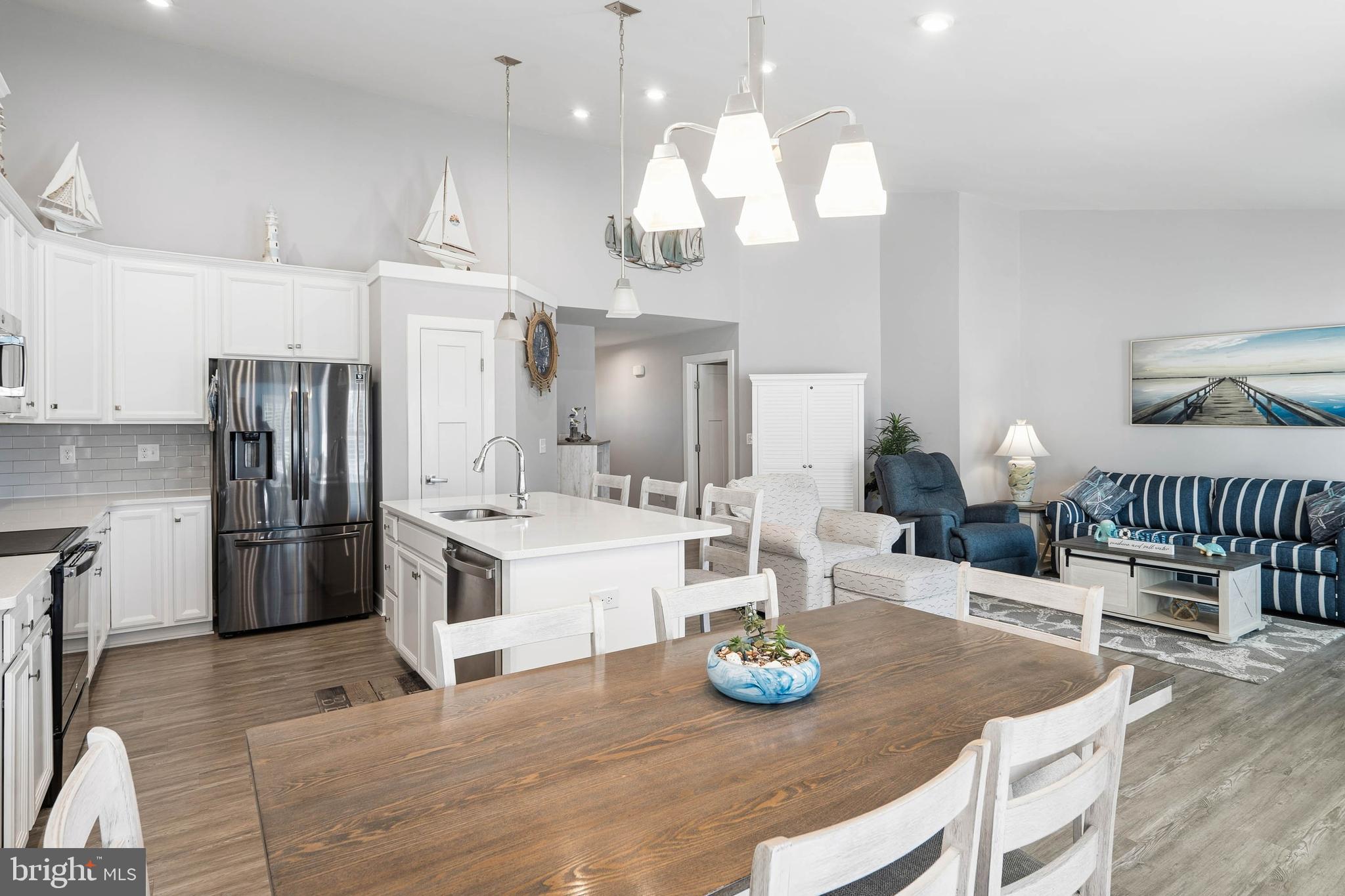 SWANN COVE WEST - Residential