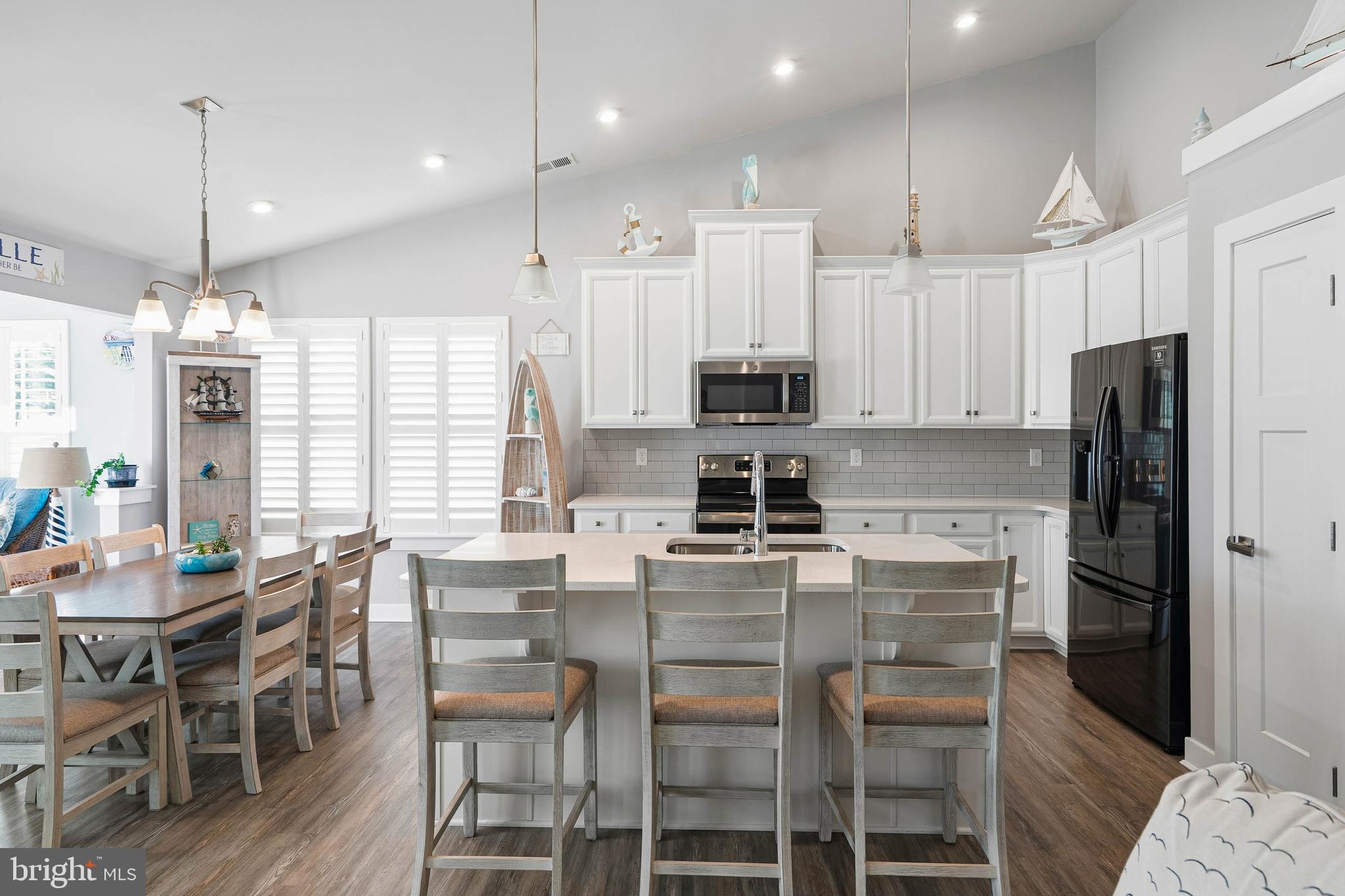 SWANN COVE WEST - Residential