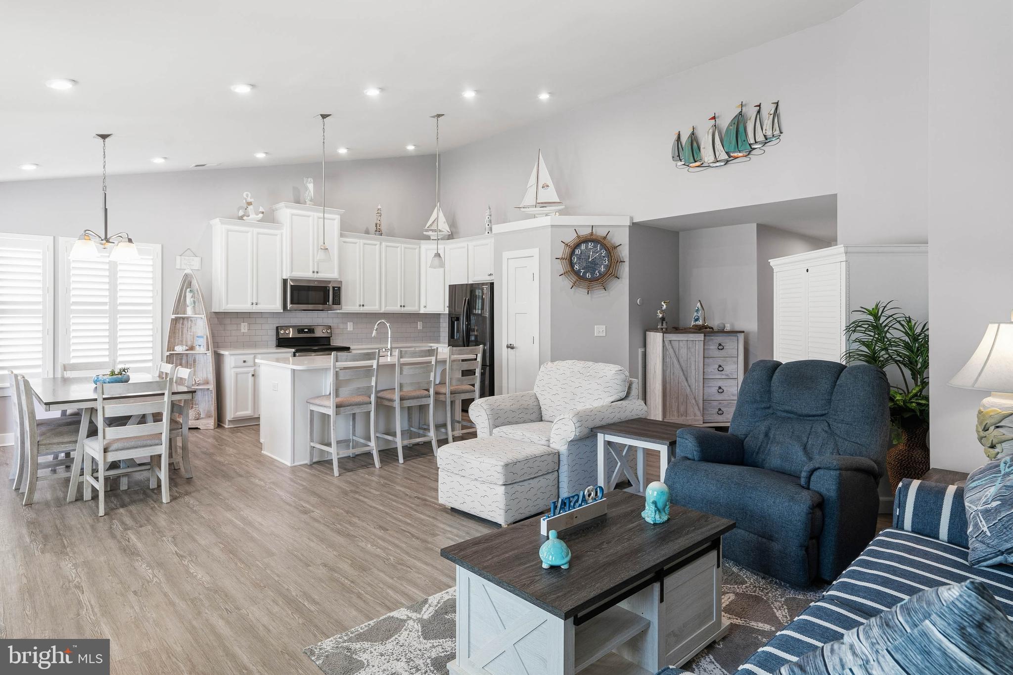 SWANN COVE WEST - Residential