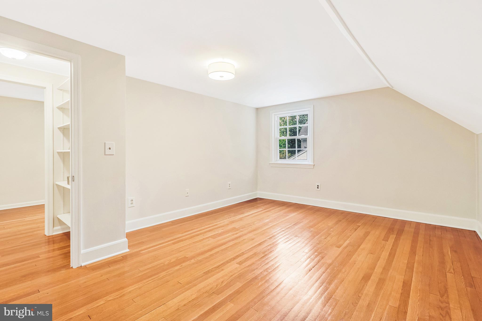 HILLWOOD - Residential