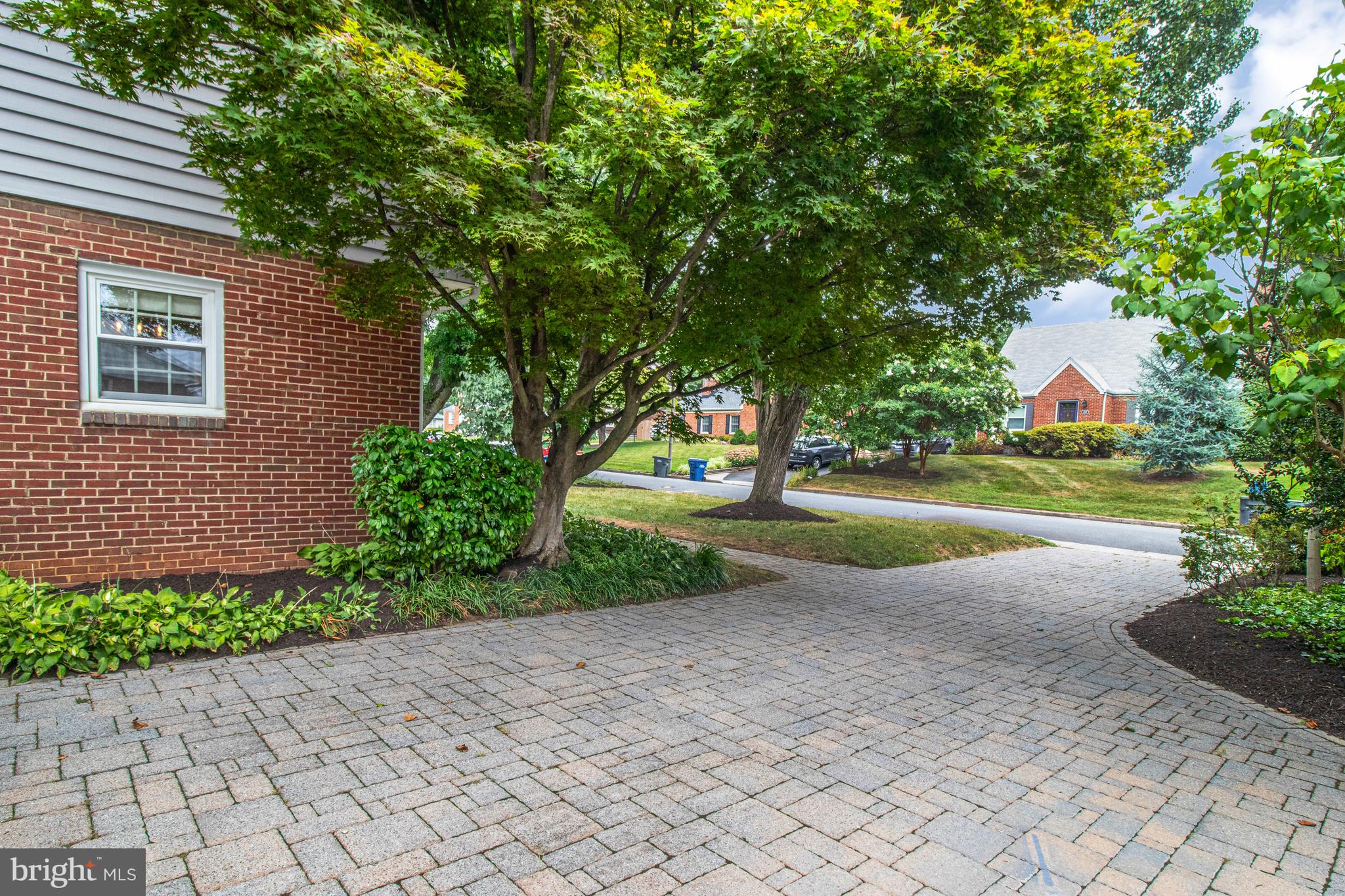 HILLWOOD - Residential