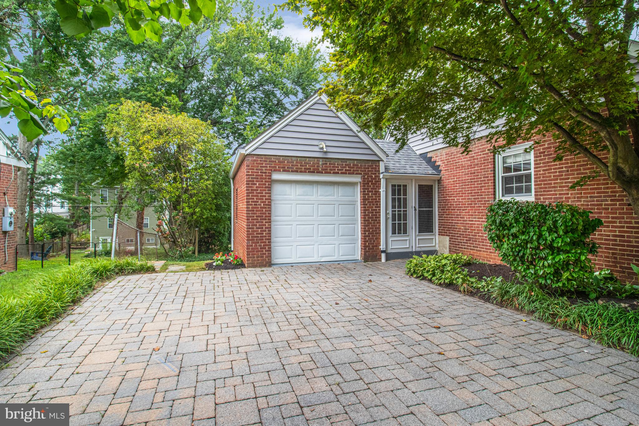 HILLWOOD - Residential