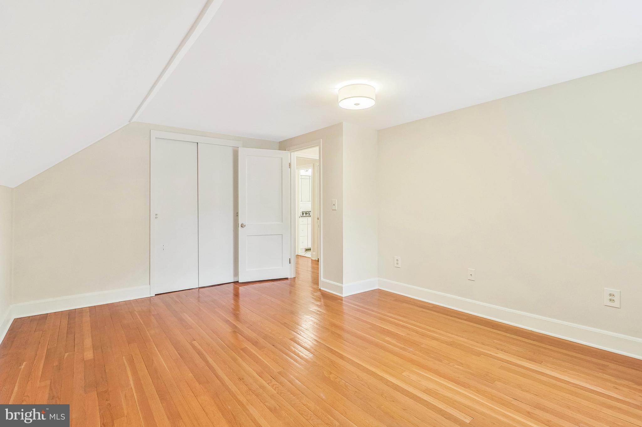 HILLWOOD - Residential