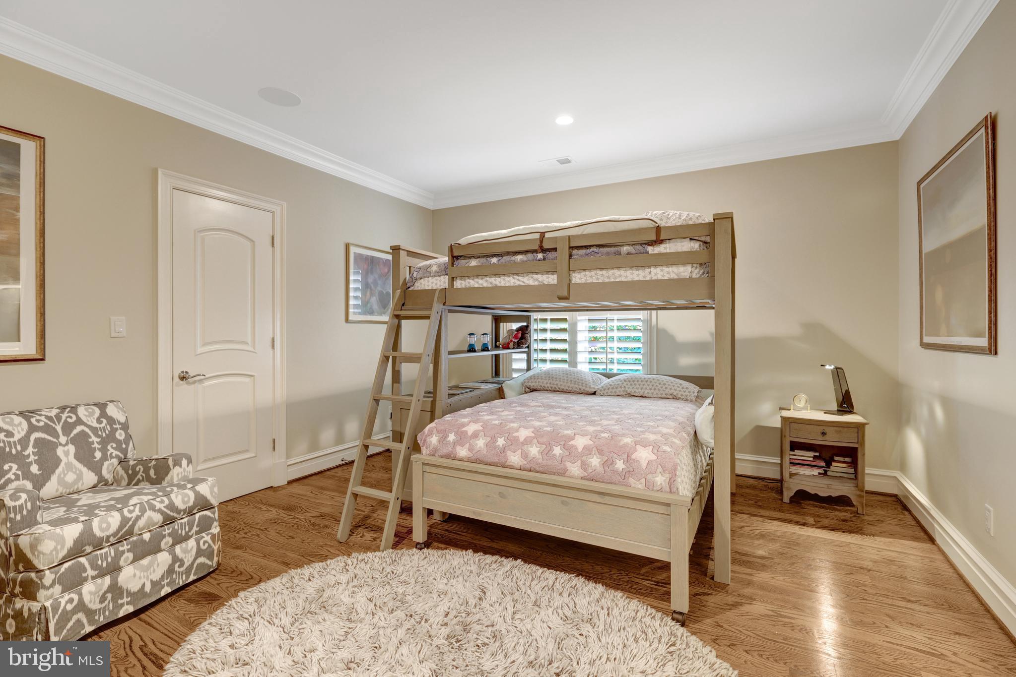 WOODSIDE ESTATES - Residential