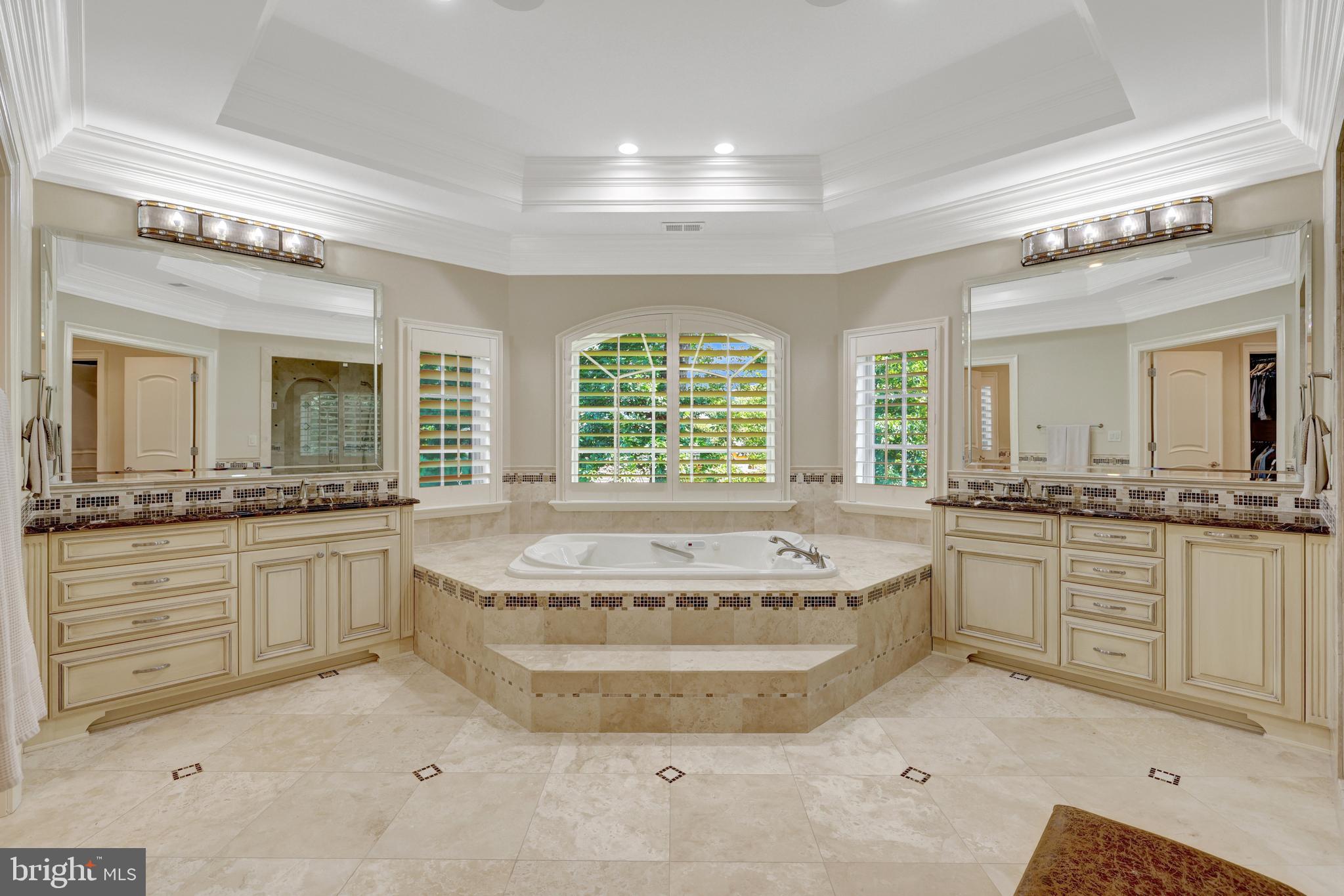 WOODSIDE ESTATES - Residential