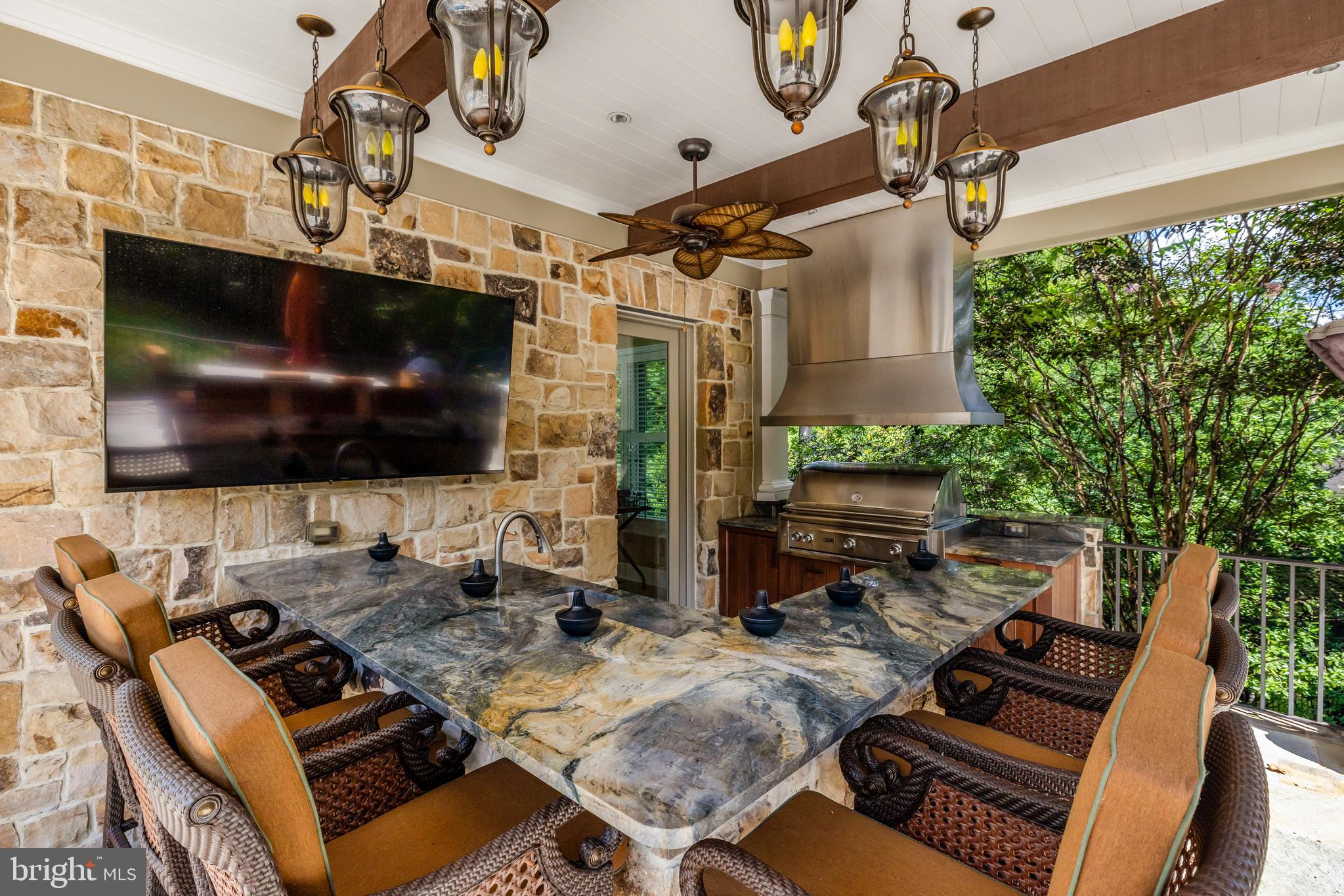 WOODSIDE ESTATES - Residential