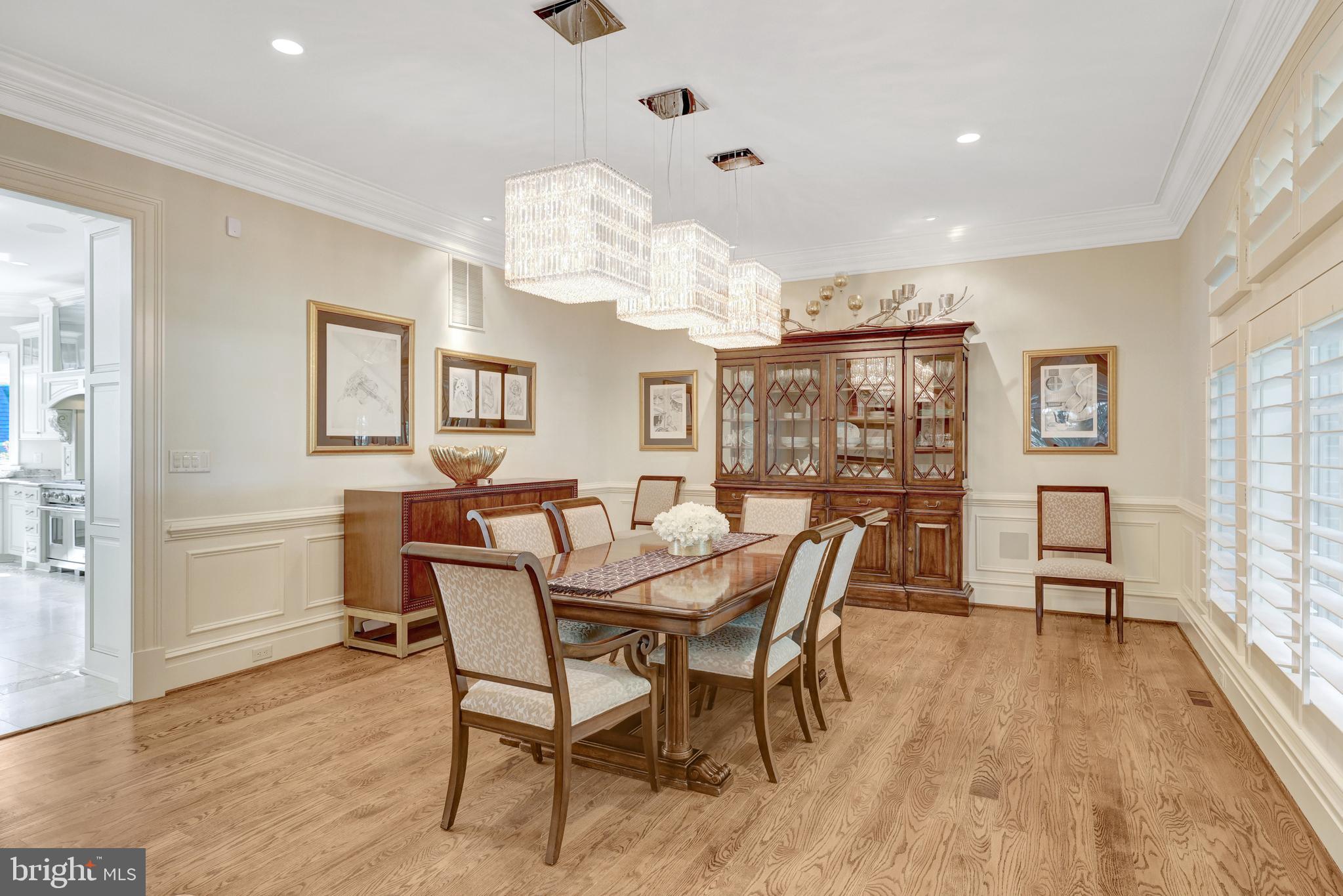 WOODSIDE ESTATES - Residential