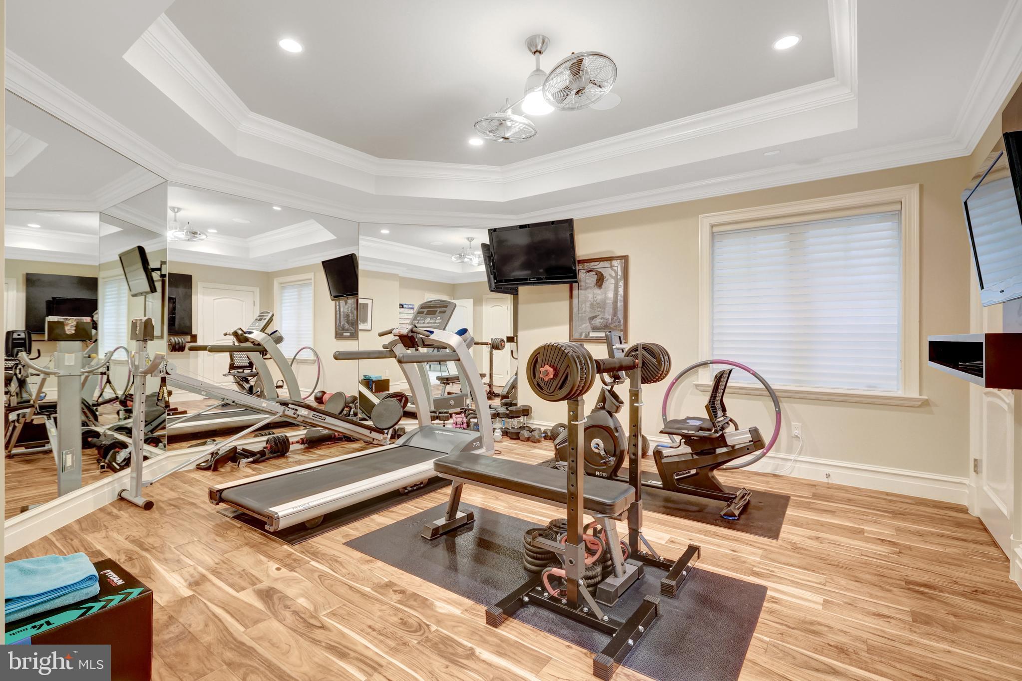 WOODSIDE ESTATES - Residential