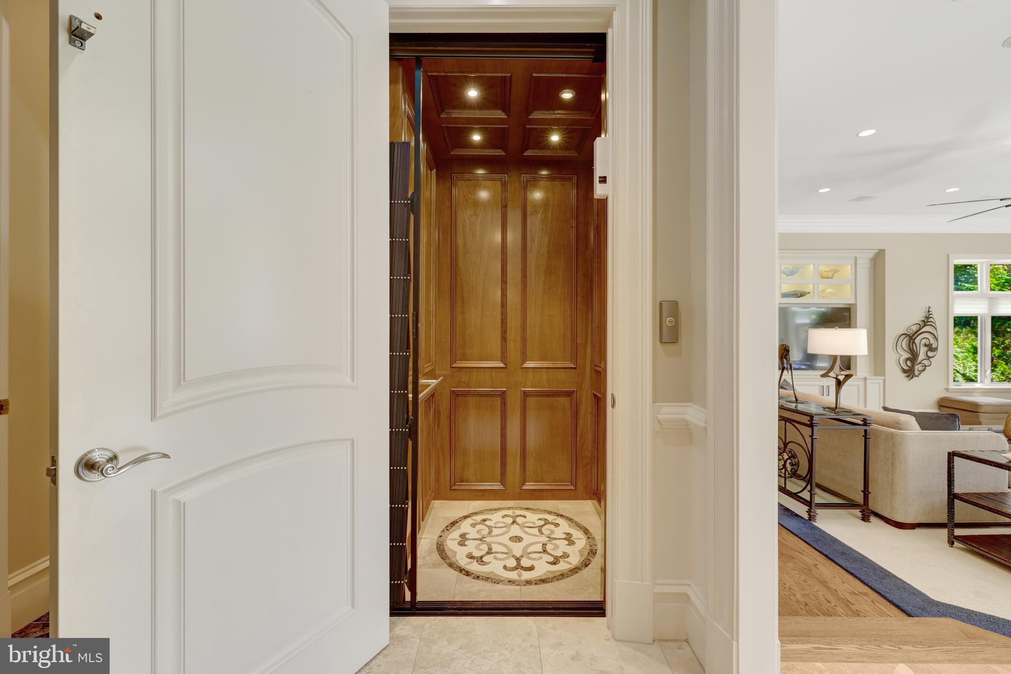 WOODSIDE ESTATES - Residential