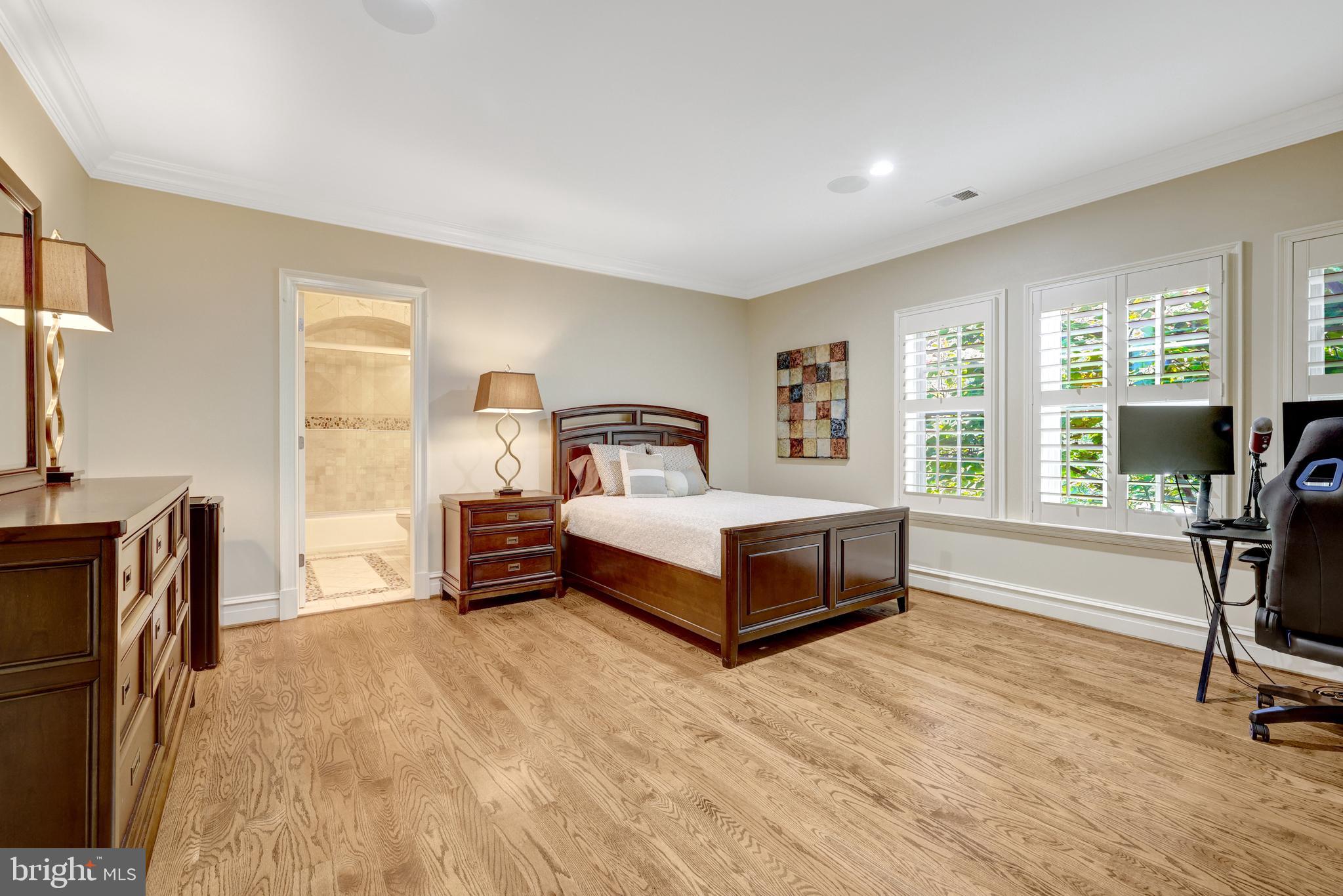 WOODSIDE ESTATES - Residential