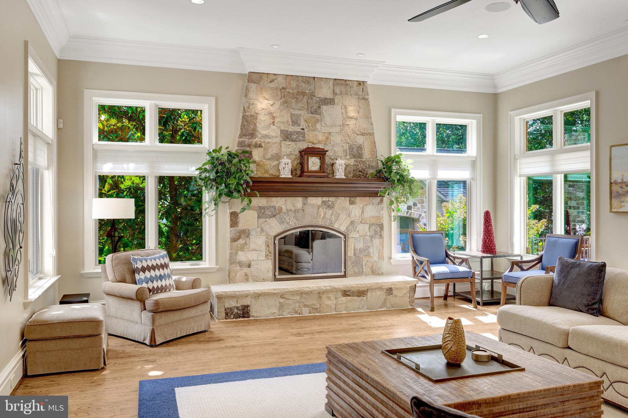 WOODSIDE ESTATES - Residential