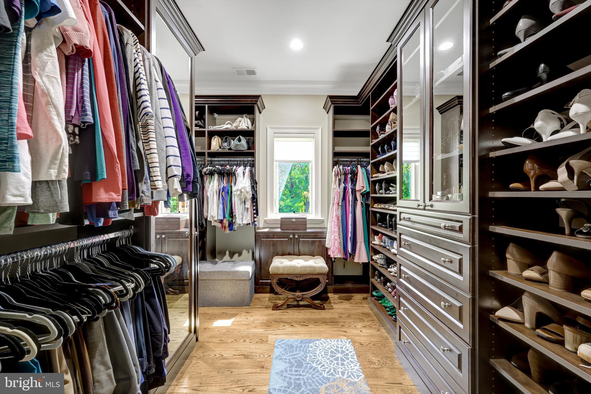 WOODSIDE ESTATES - Residential