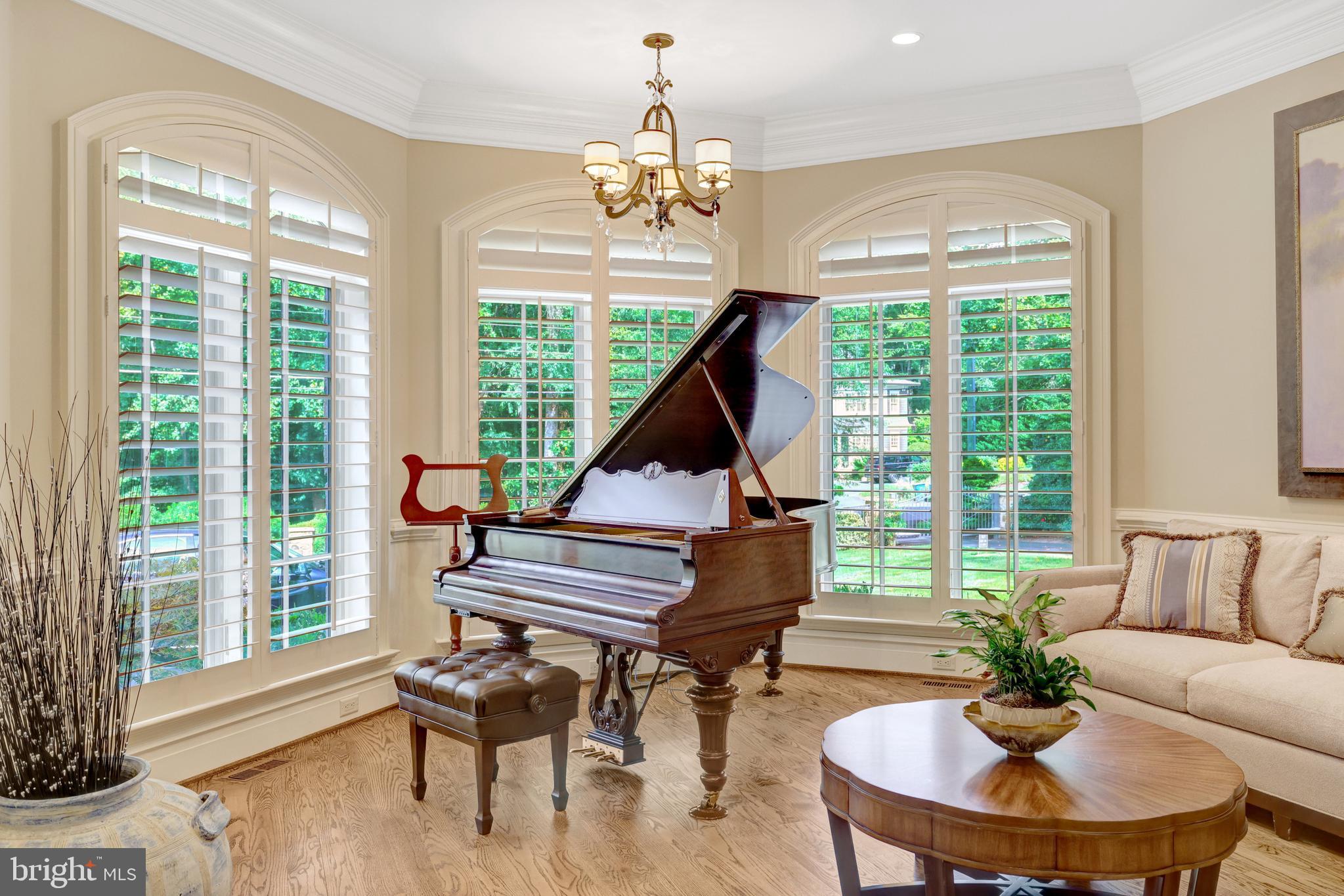 WOODSIDE ESTATES - Residential