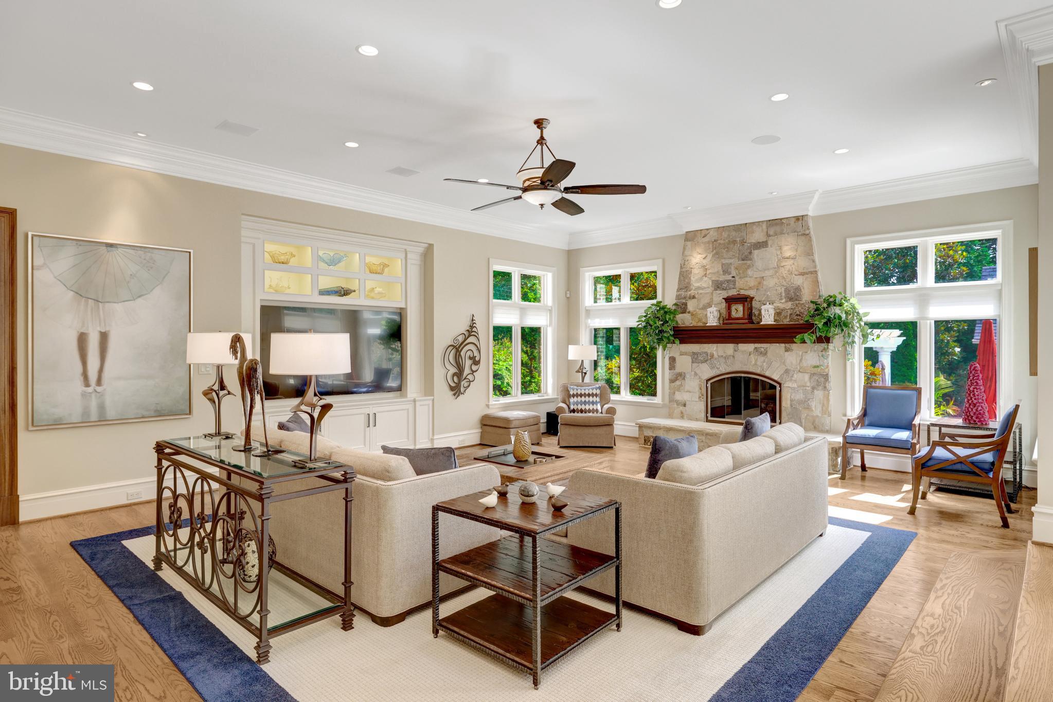 WOODSIDE ESTATES - Residential