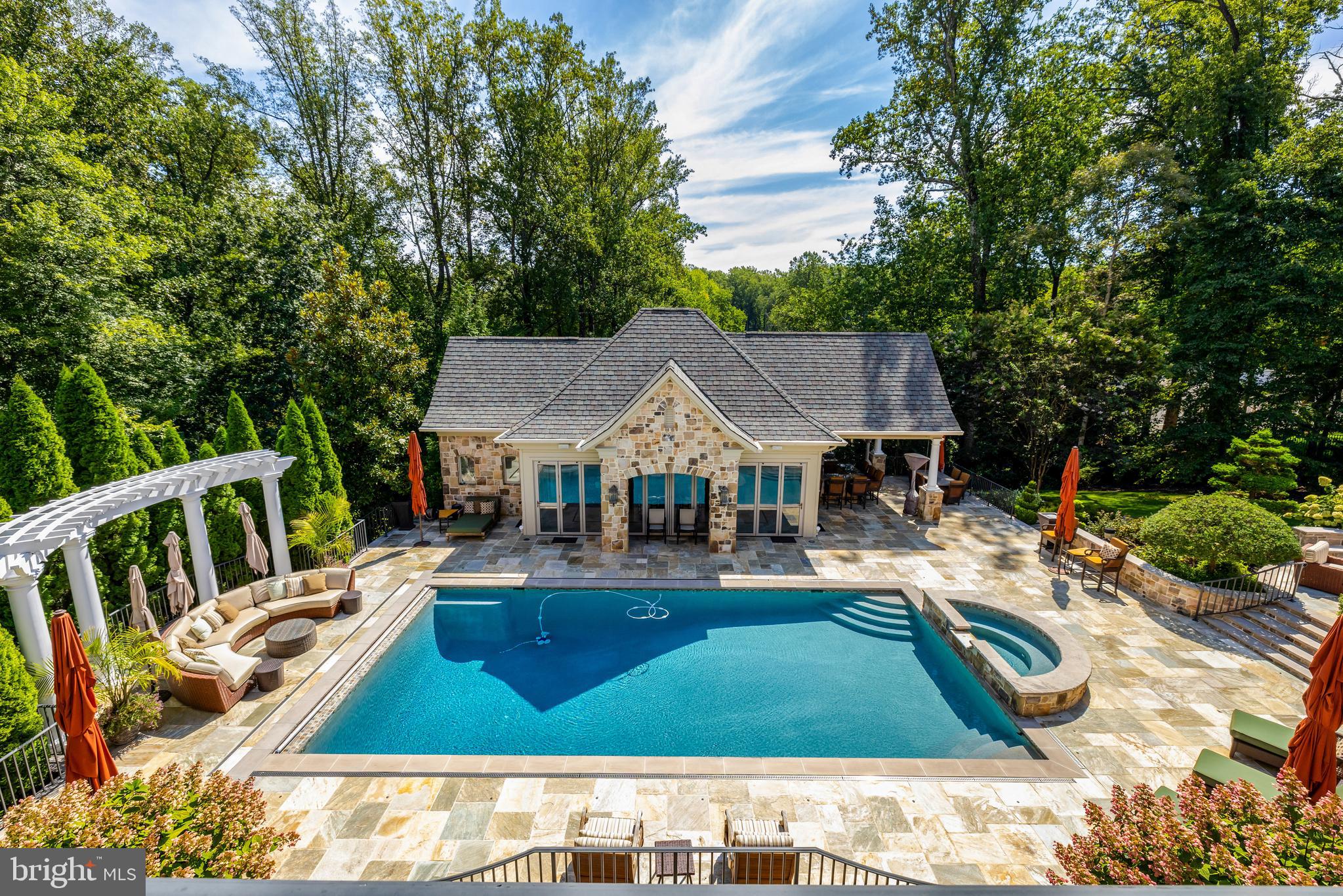 WOODSIDE ESTATES - Residential