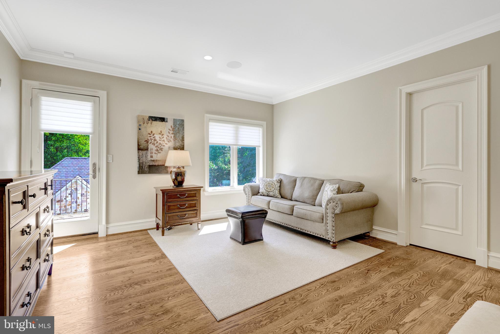 WOODSIDE ESTATES - Residential