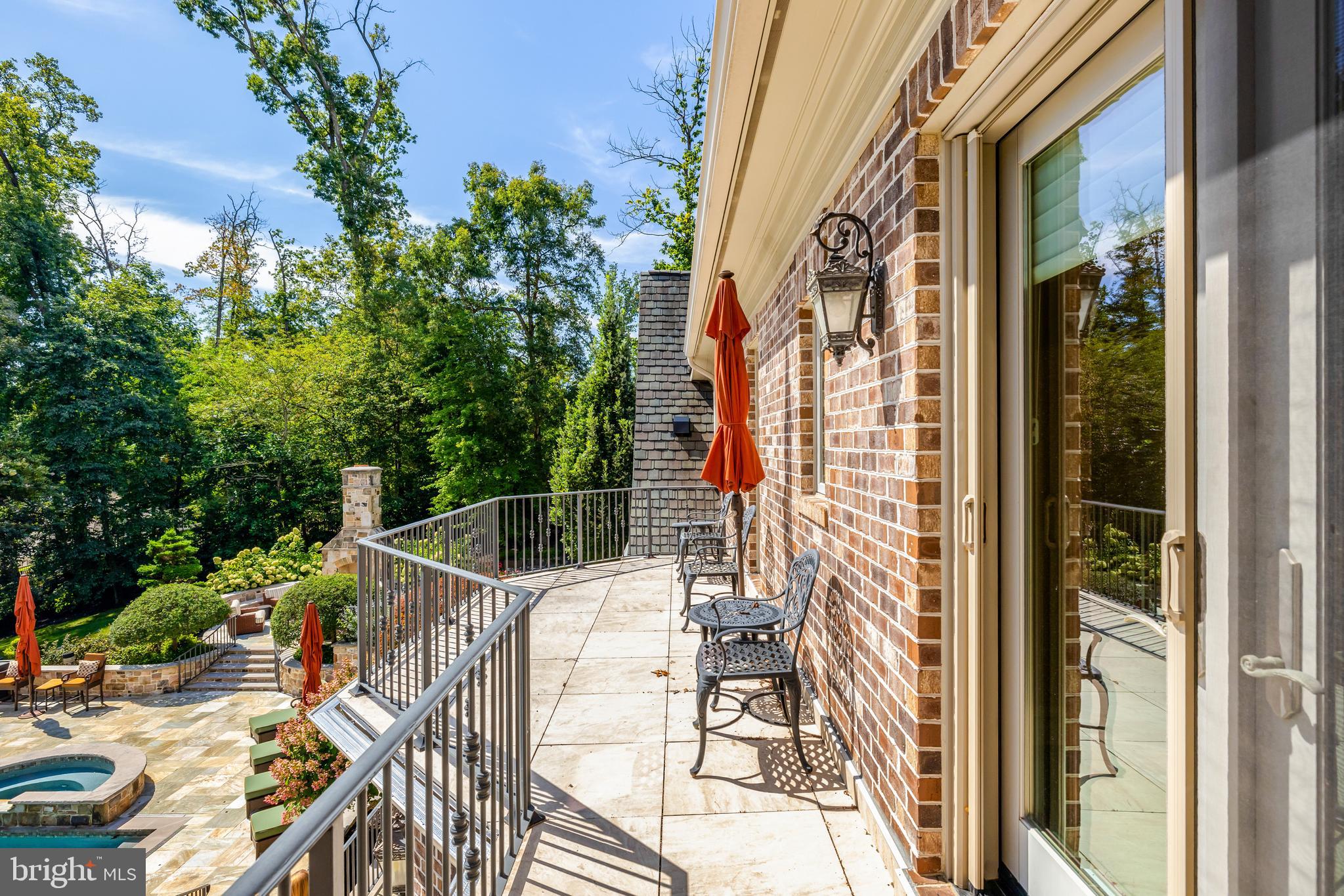 WOODSIDE ESTATES - Residential