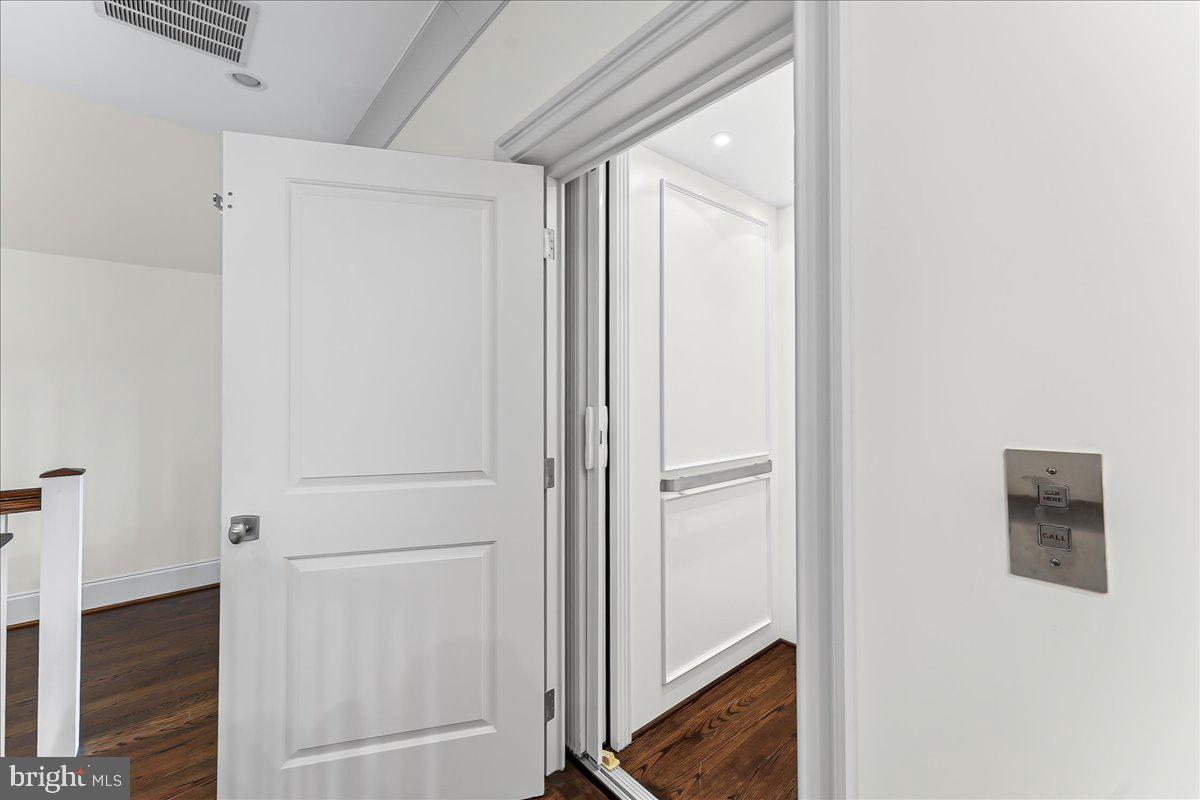 HAVERFORD RESERVE - Residential