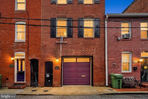 Townhouse For Sale - 728 S Durham Street<br/> BALTIMORE, MD 21231