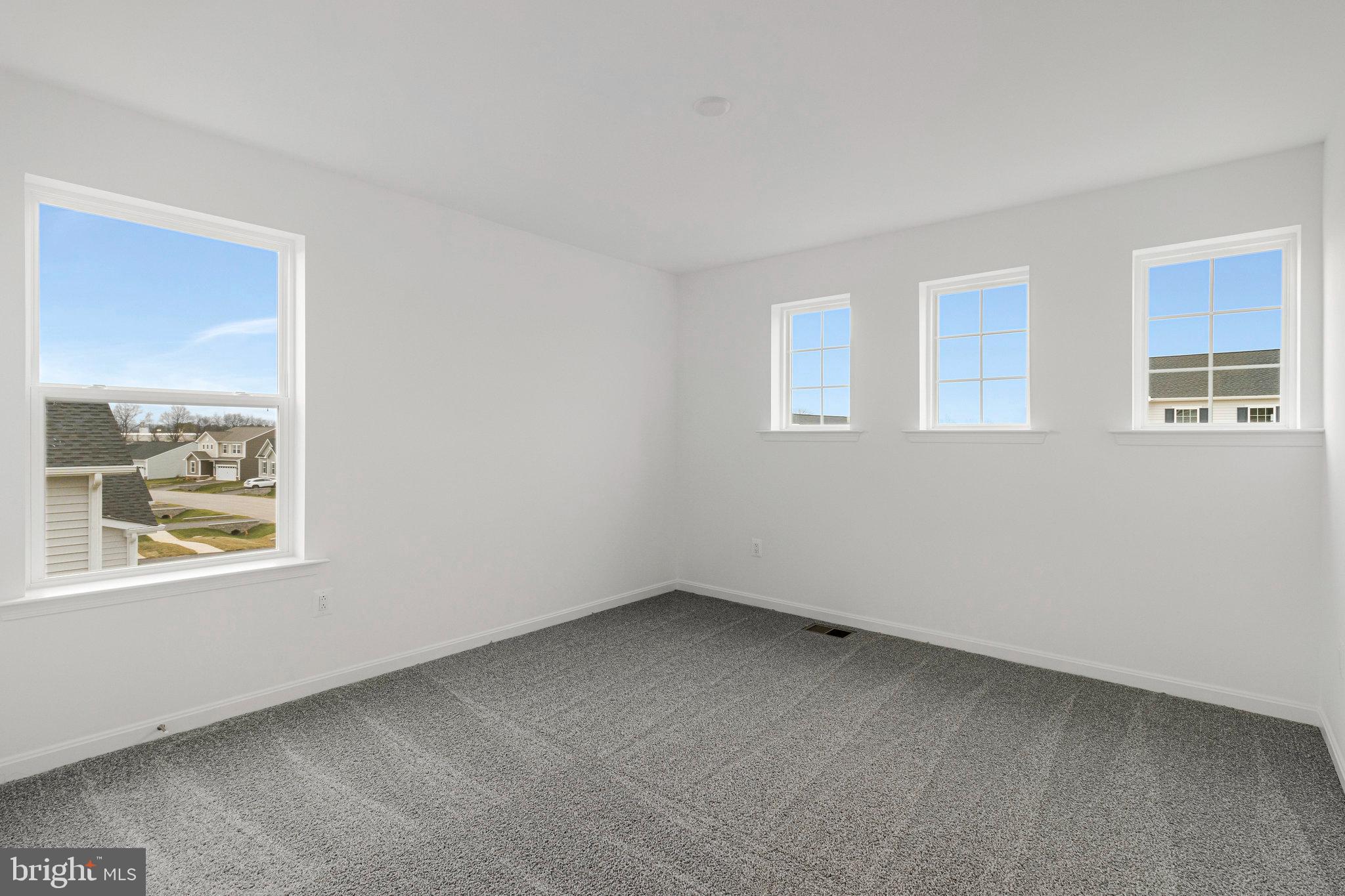 ELMWOOD FARM - Residential