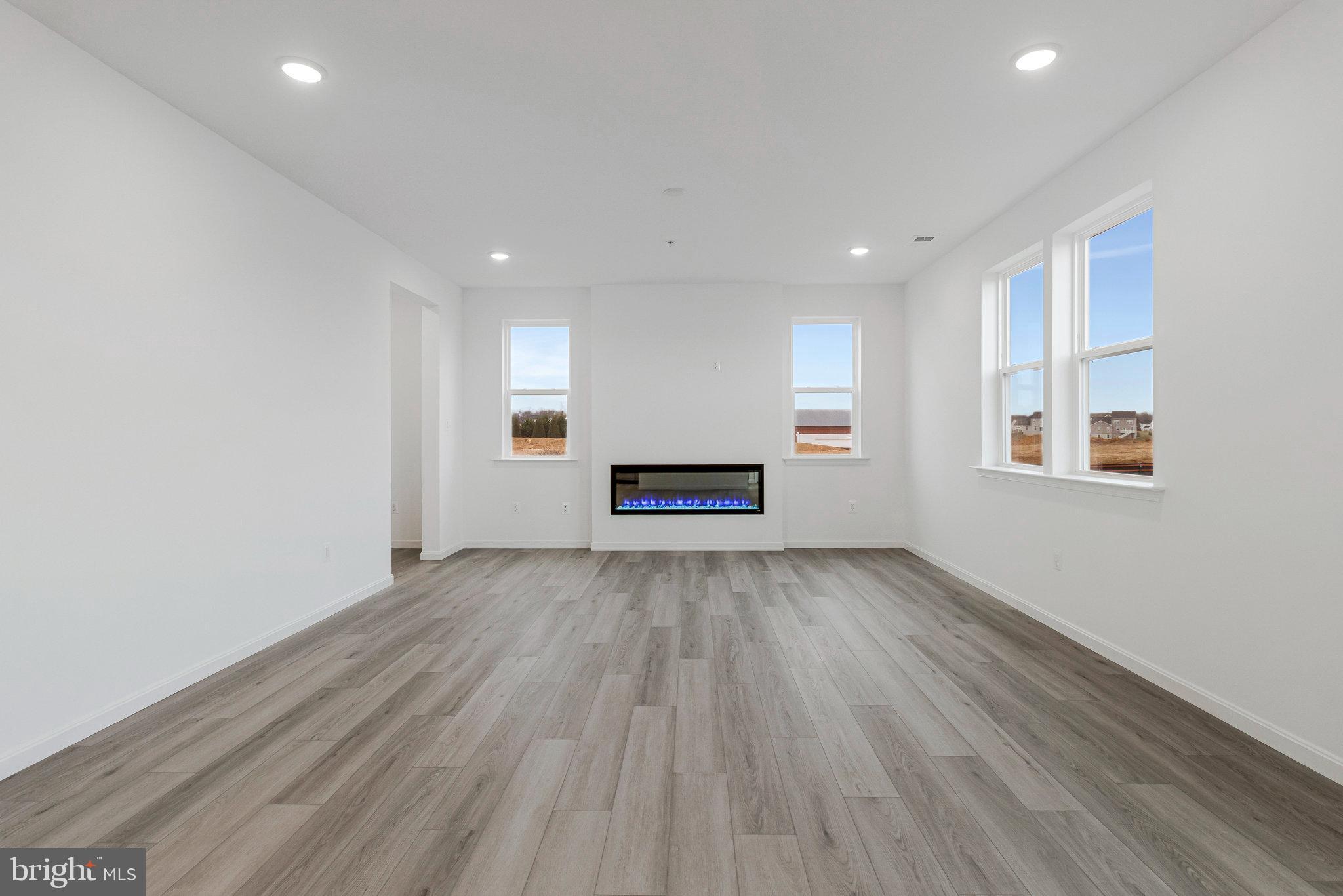 ELMWOOD FARM - Residential