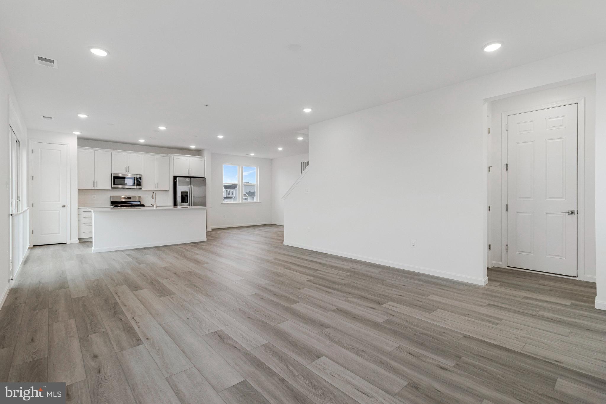 ELMWOOD FARM - Residential