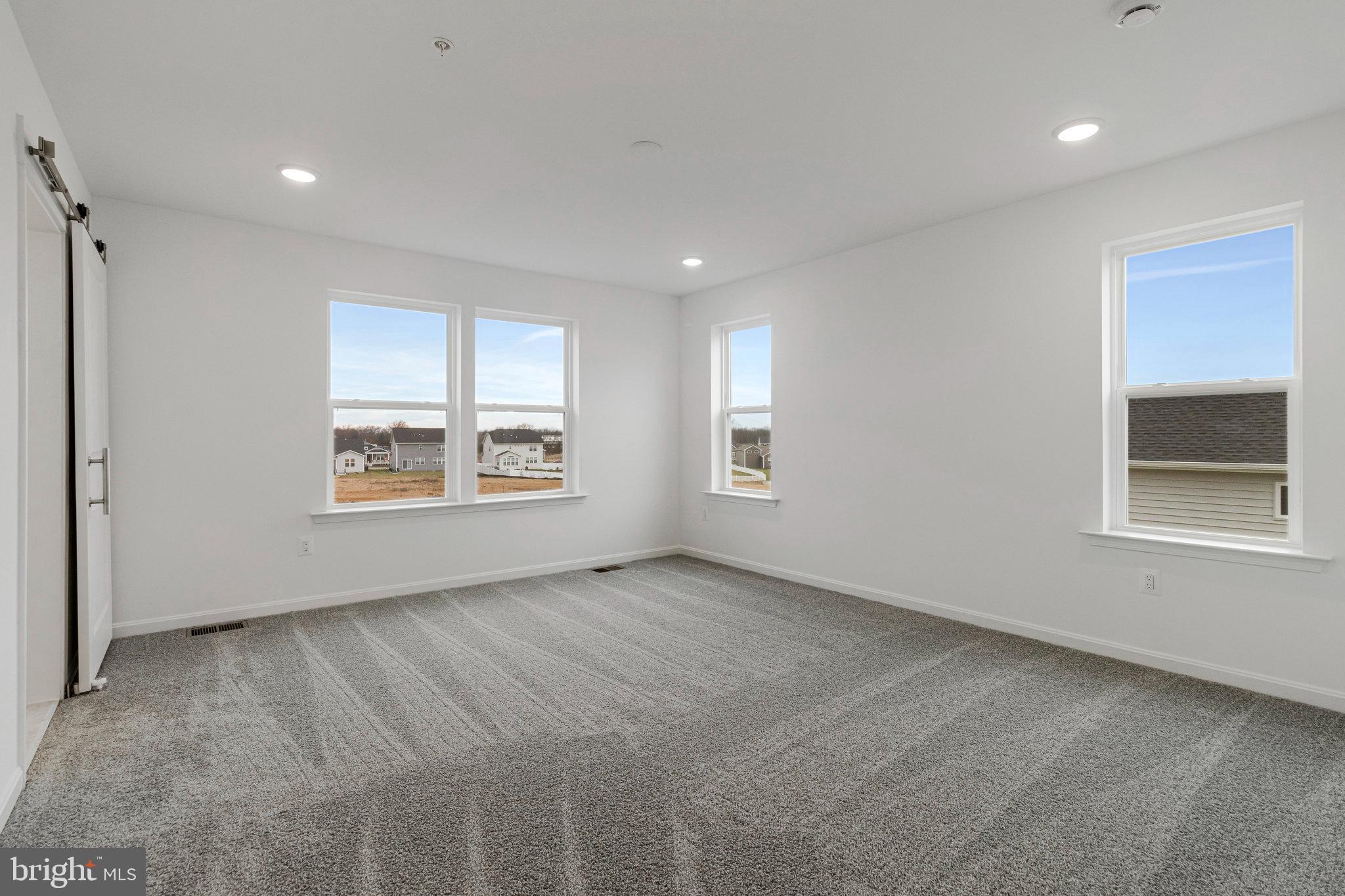 ELMWOOD FARM - Residential