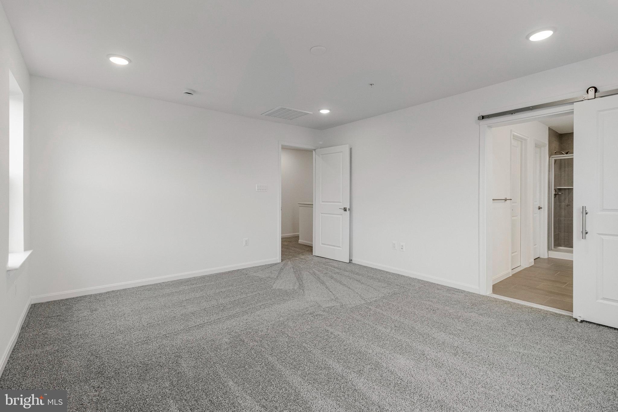 ELMWOOD FARM - Residential