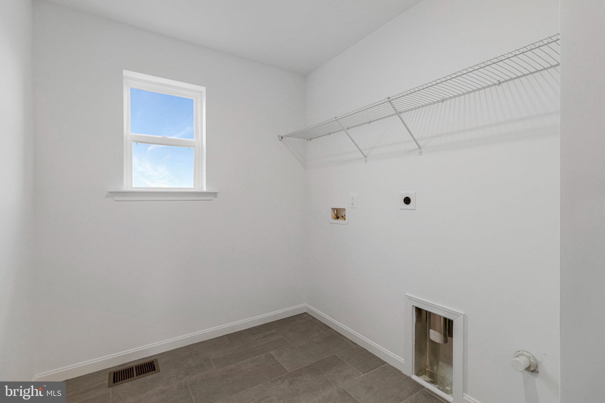 ELMWOOD FARM - Residential