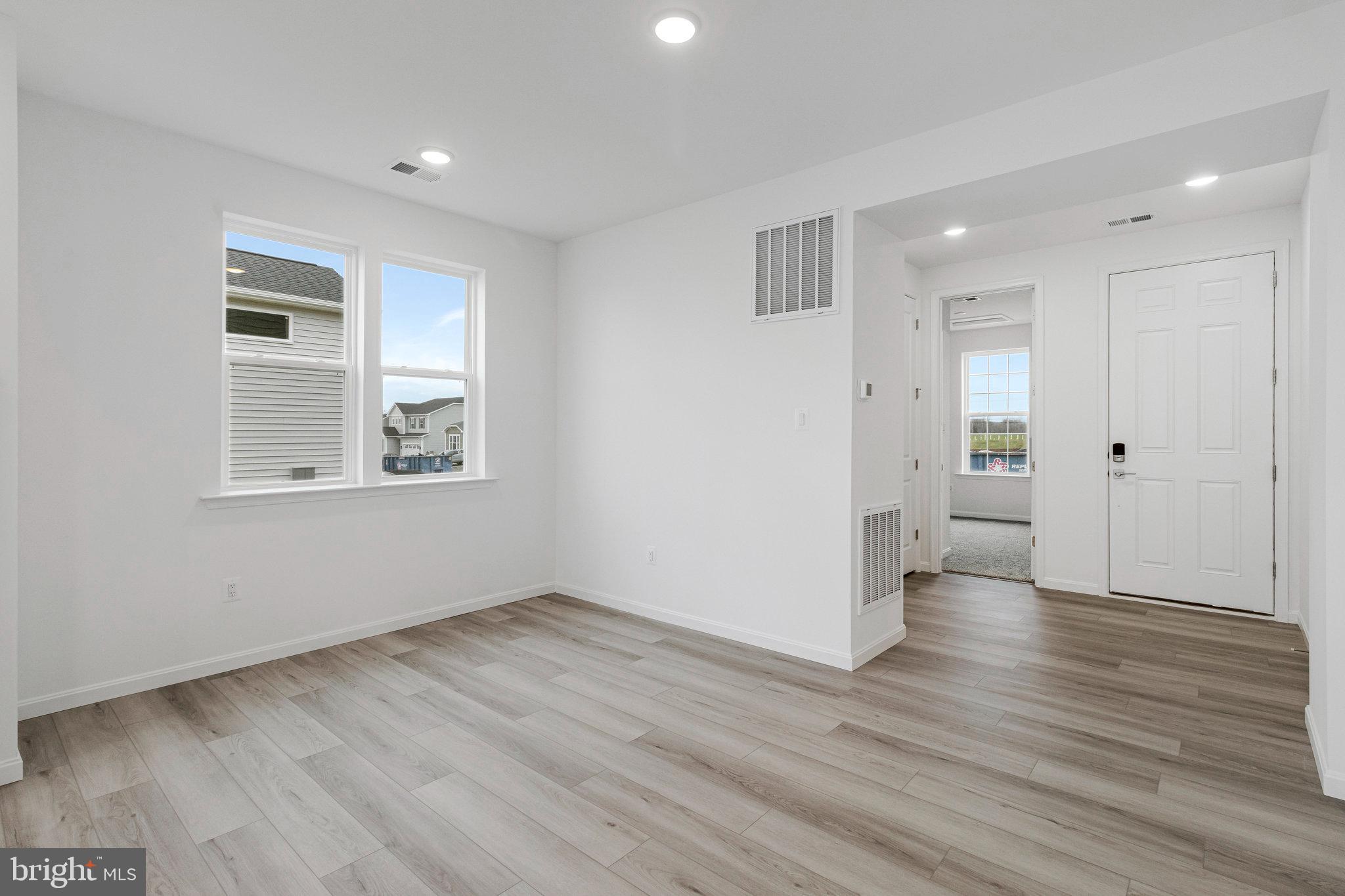 ELMWOOD FARM - Residential